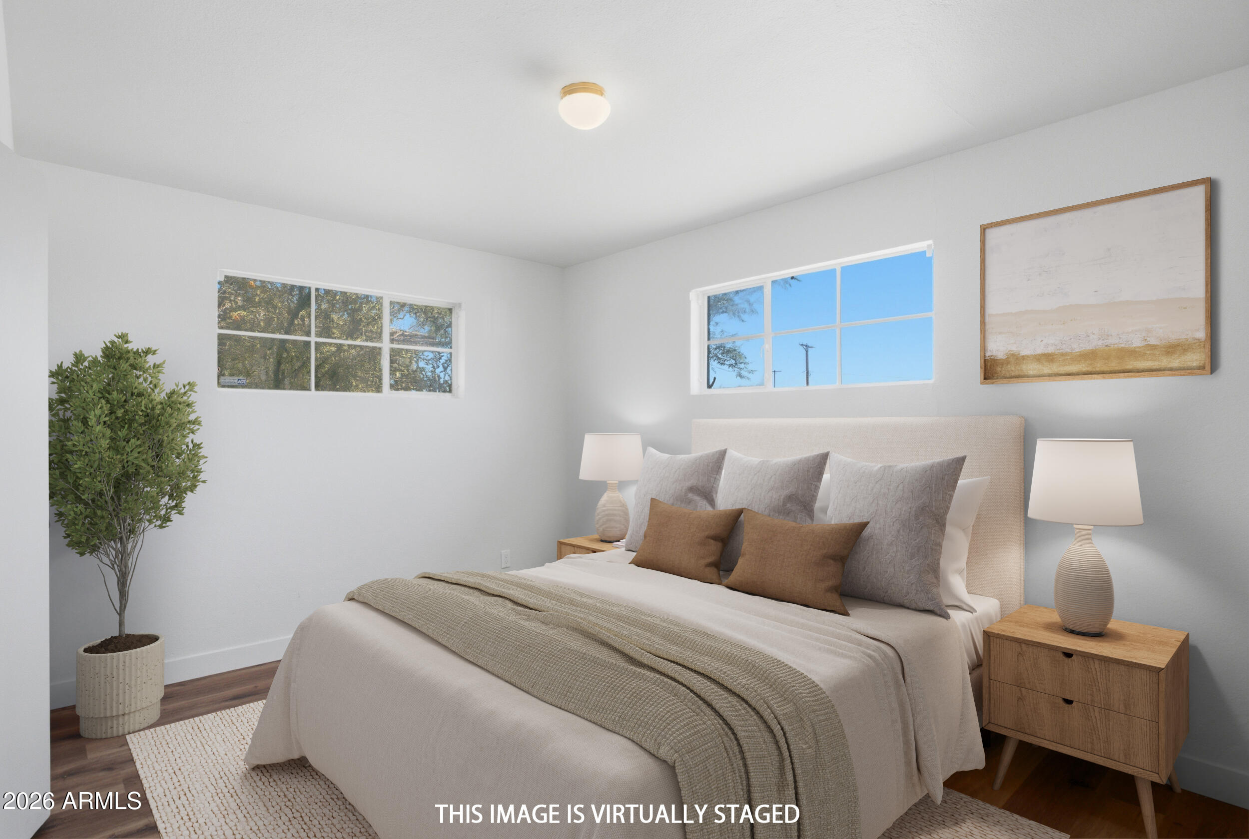 2114 W RANCHO Drive