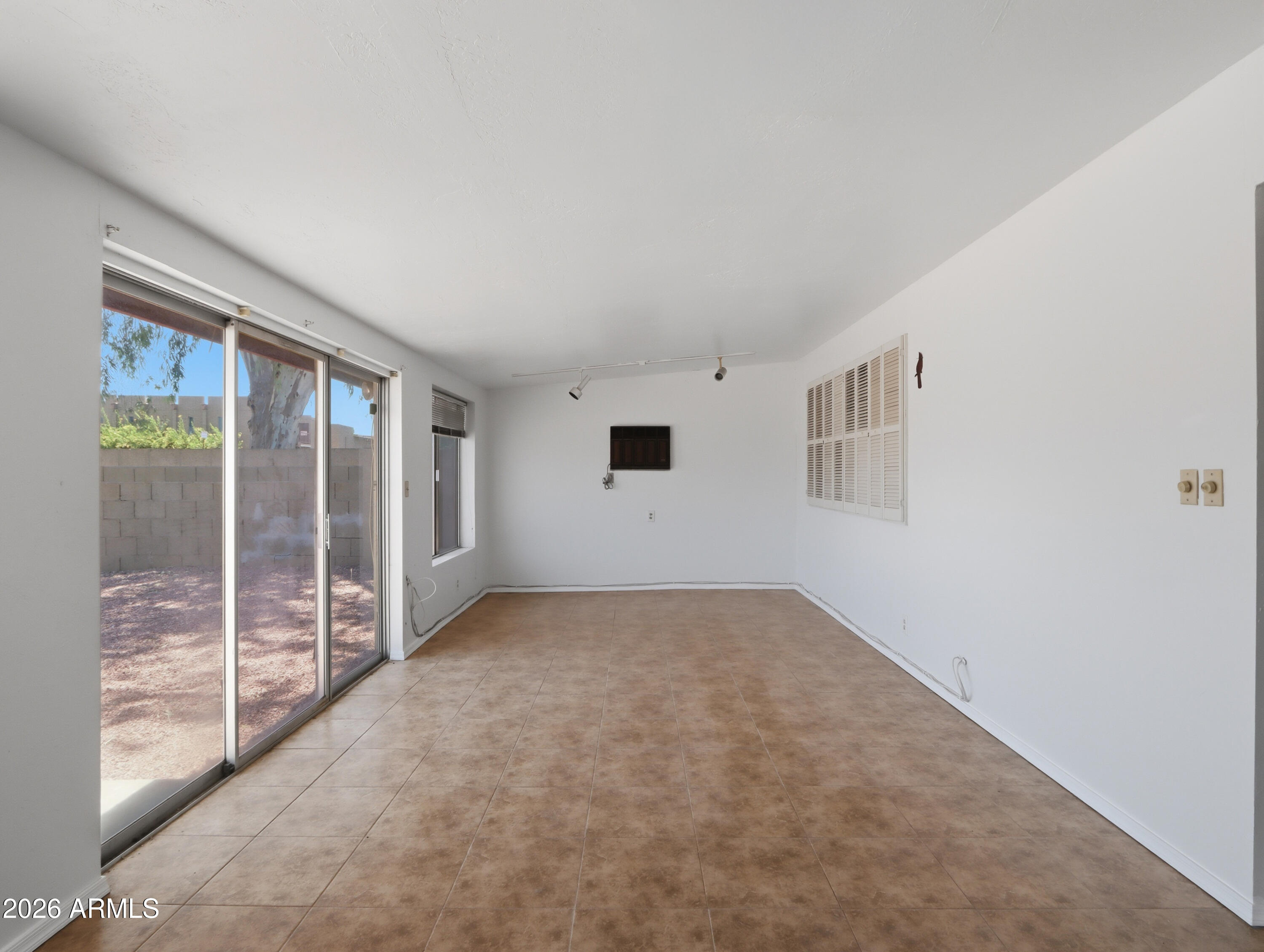 2949 W CACTUS WREN Drive