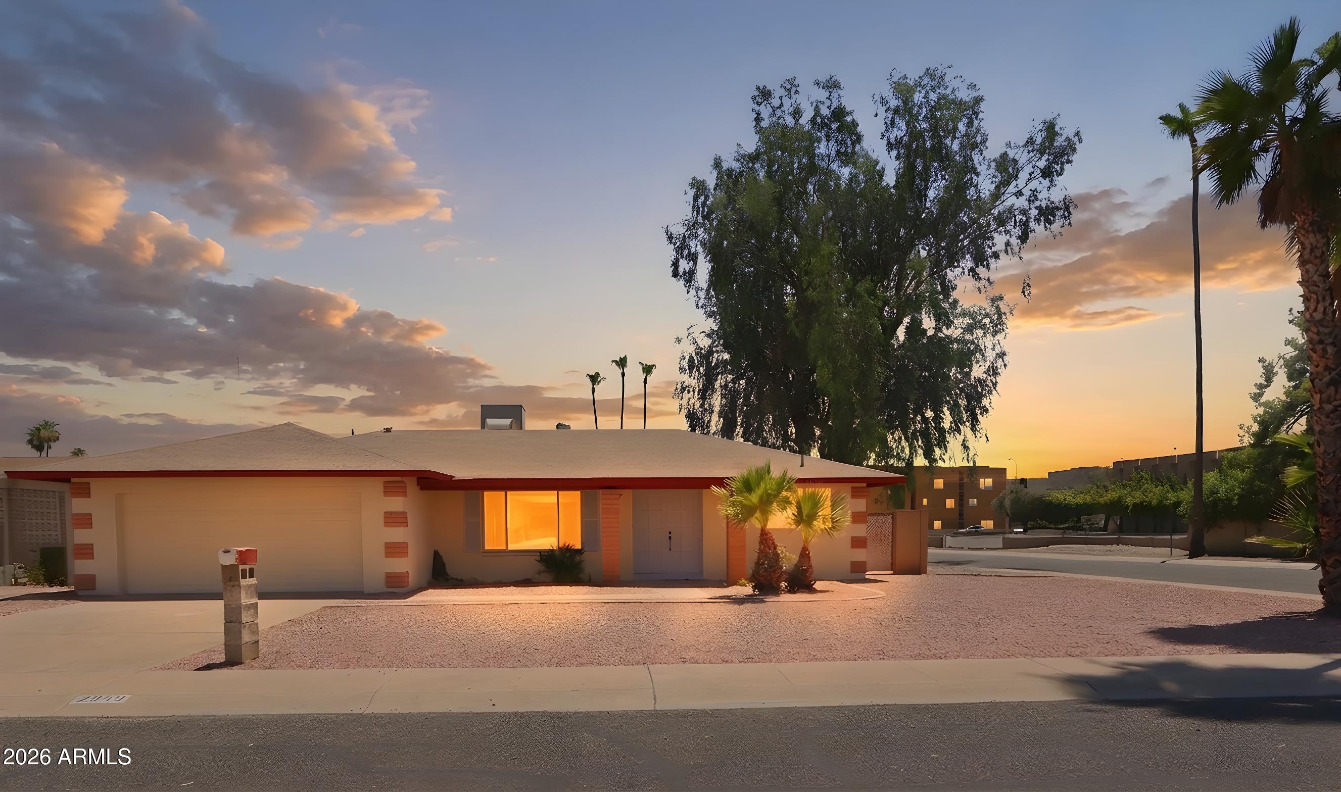 2949 W CACTUS WREN Drive