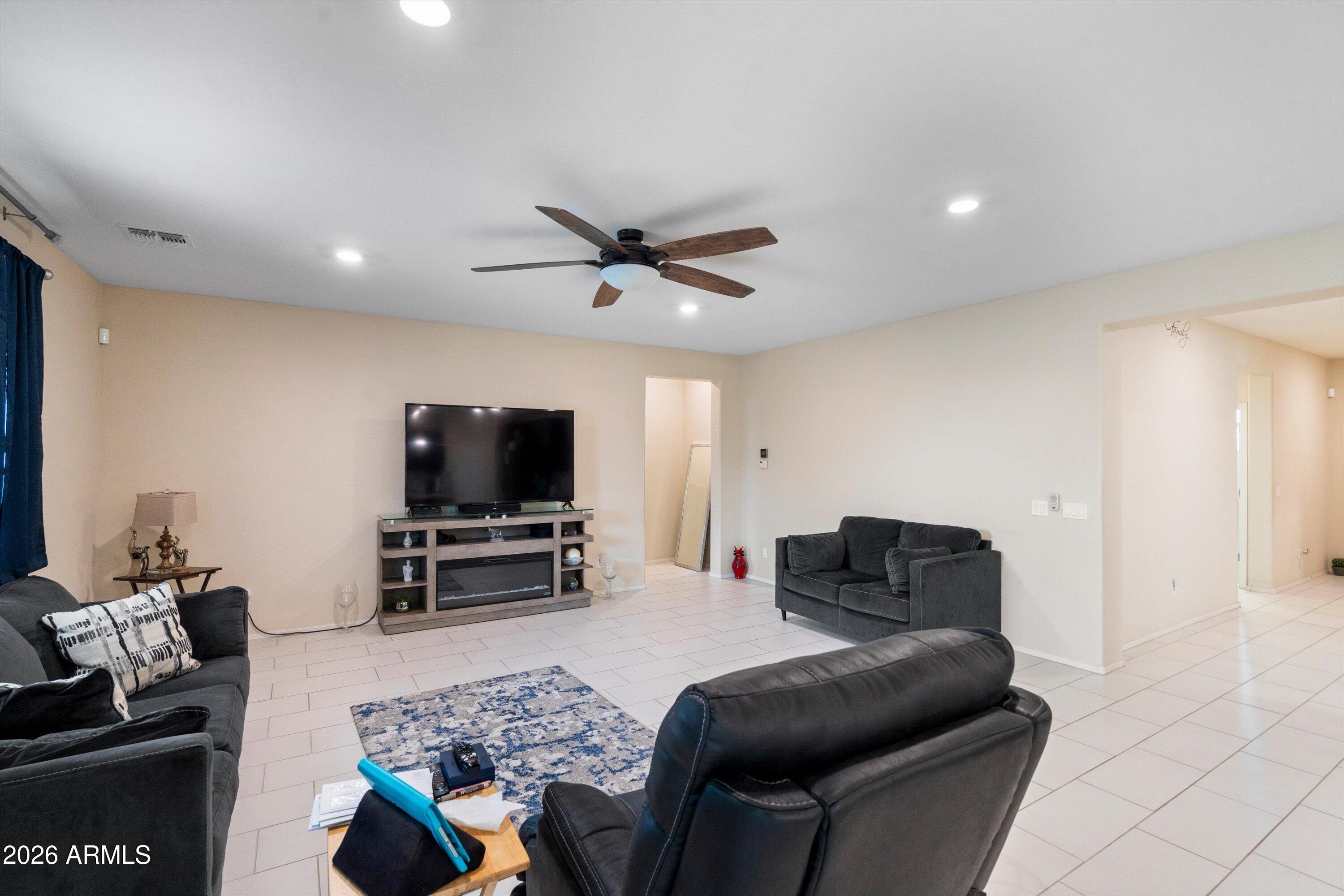 40570 W HOPPER Drive