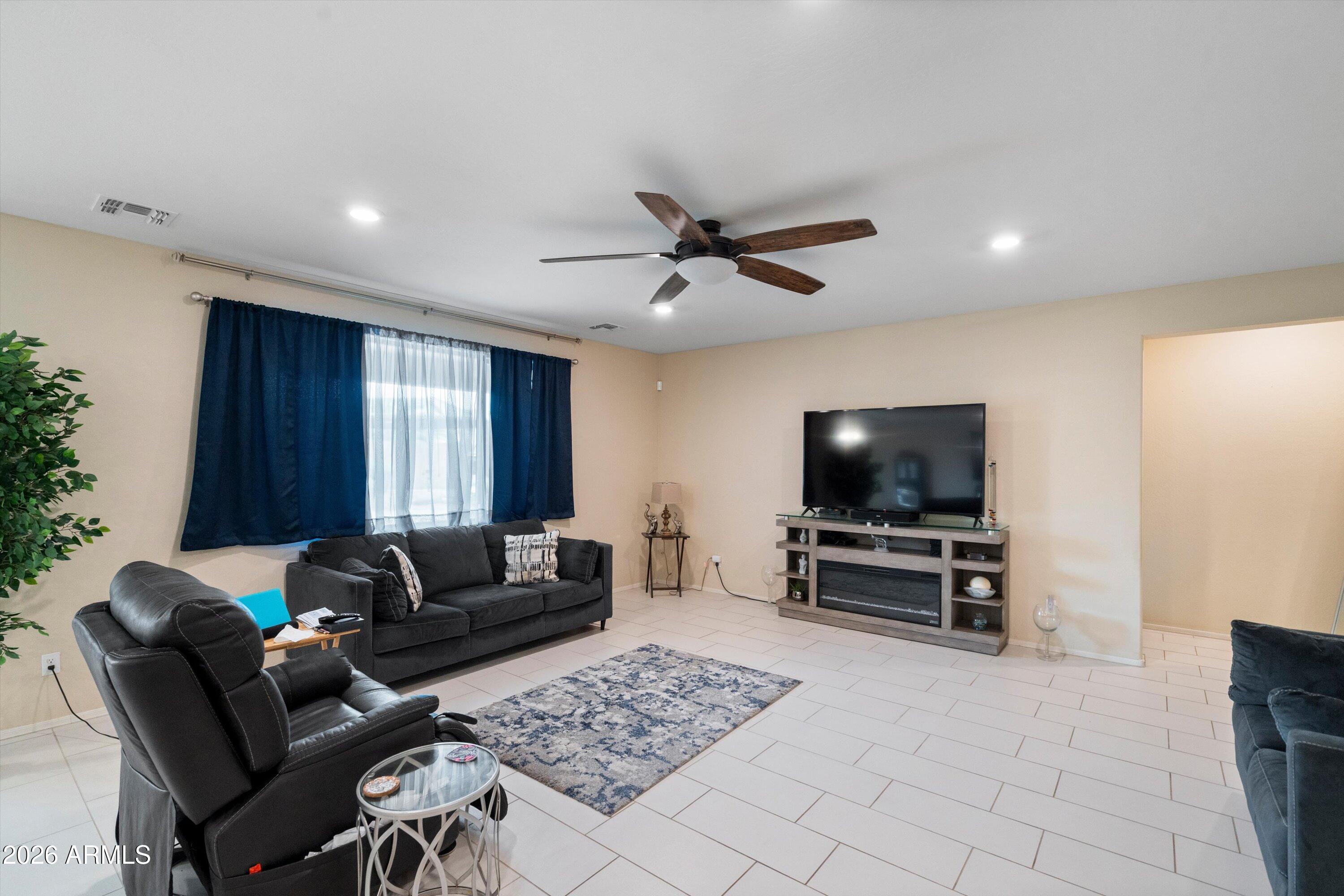 40570 W HOPPER Drive
