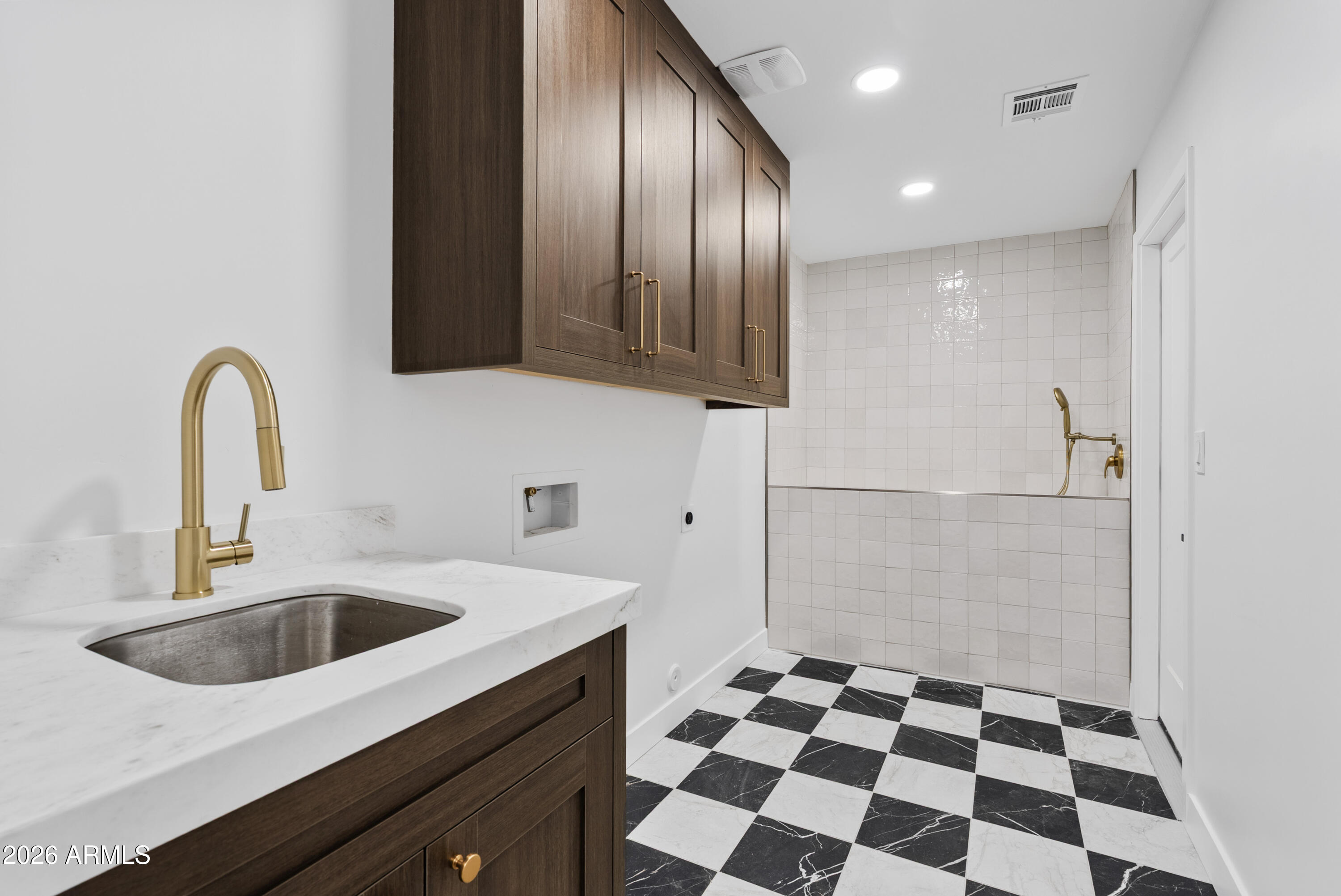 4534 N 30TH Place