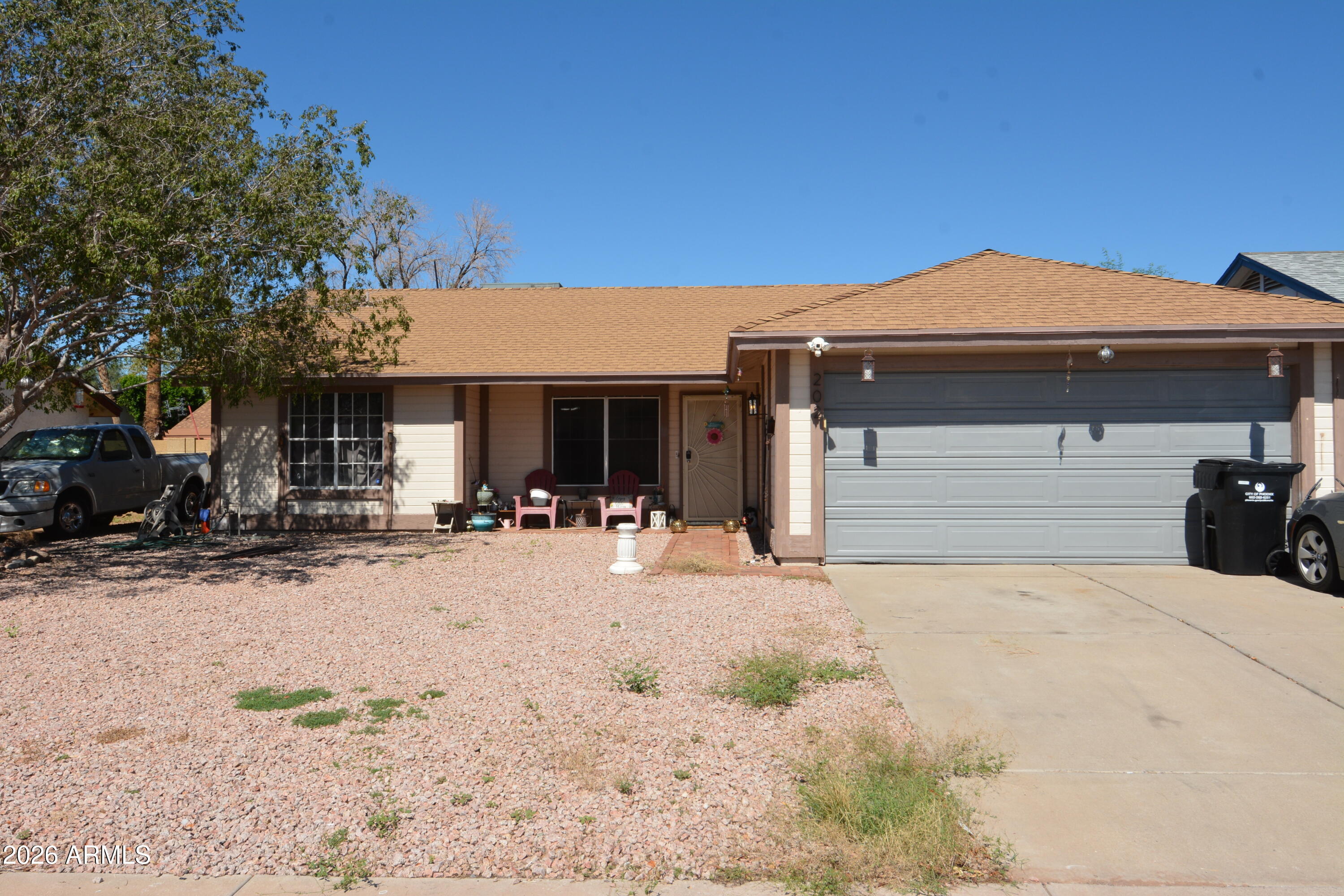 202 W ORAIBI Drive