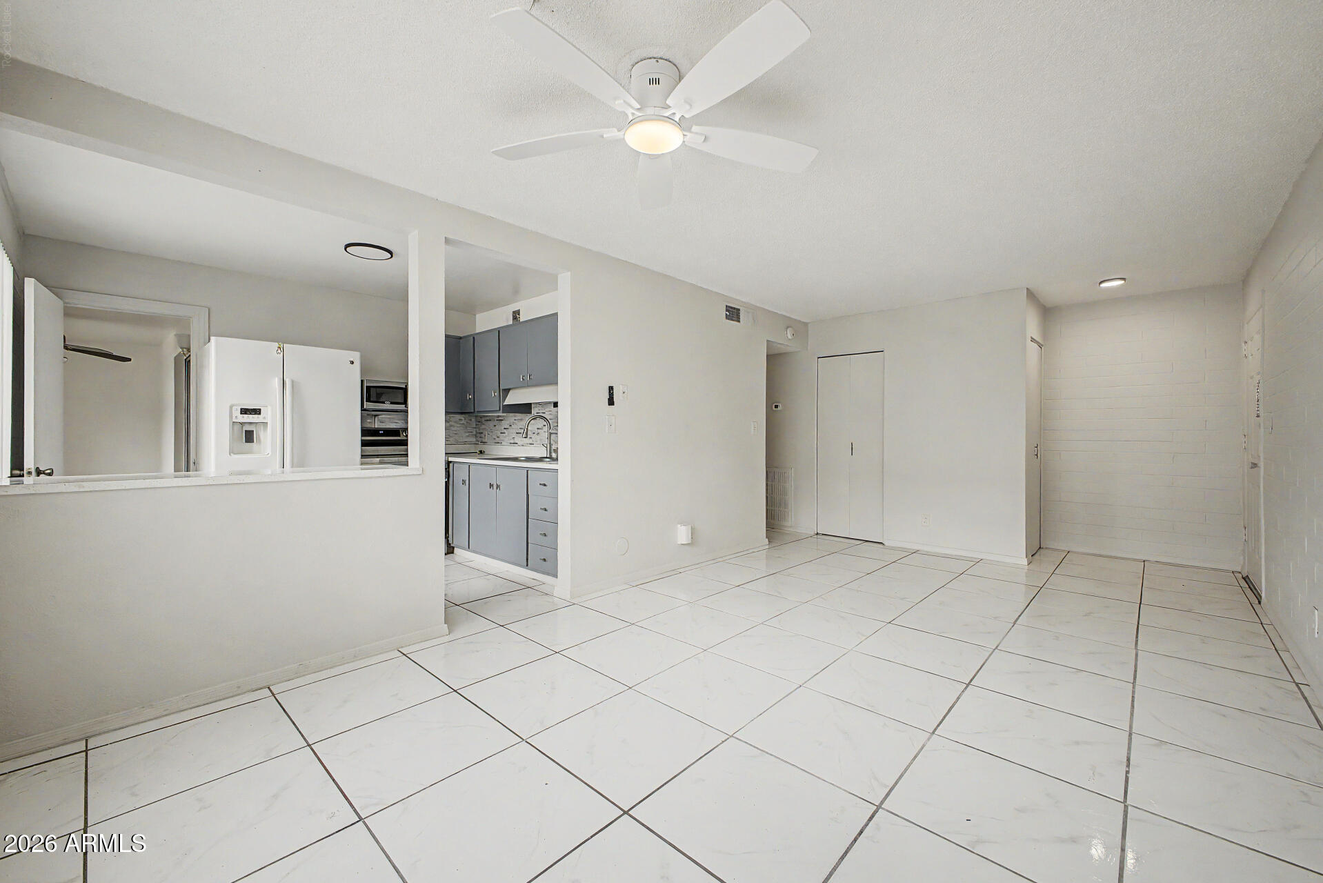 2549 W Rose Lane A-113