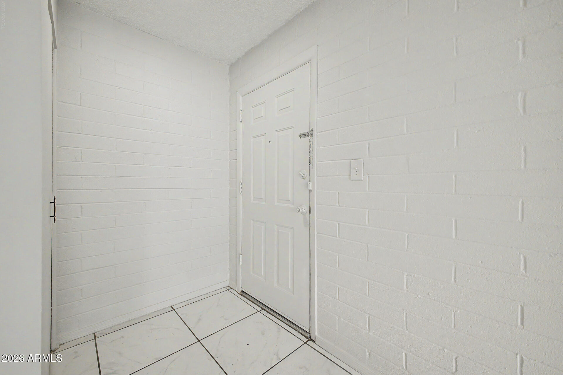 2549 W Rose Lane A-113