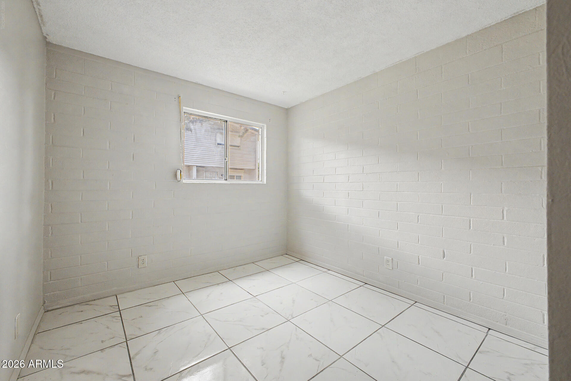 2549 W Rose Lane A-113