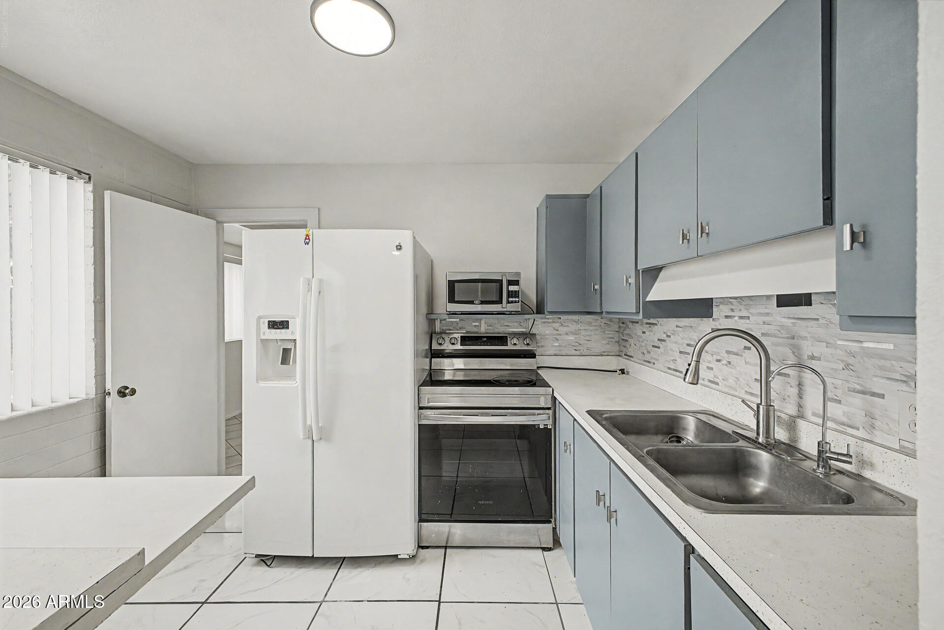 2549 W Rose Lane A-113