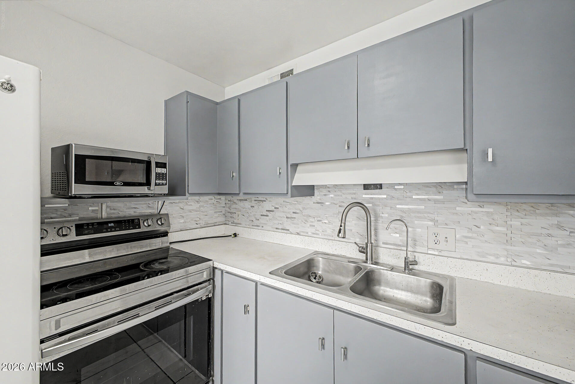 2549 W Rose Lane A-113