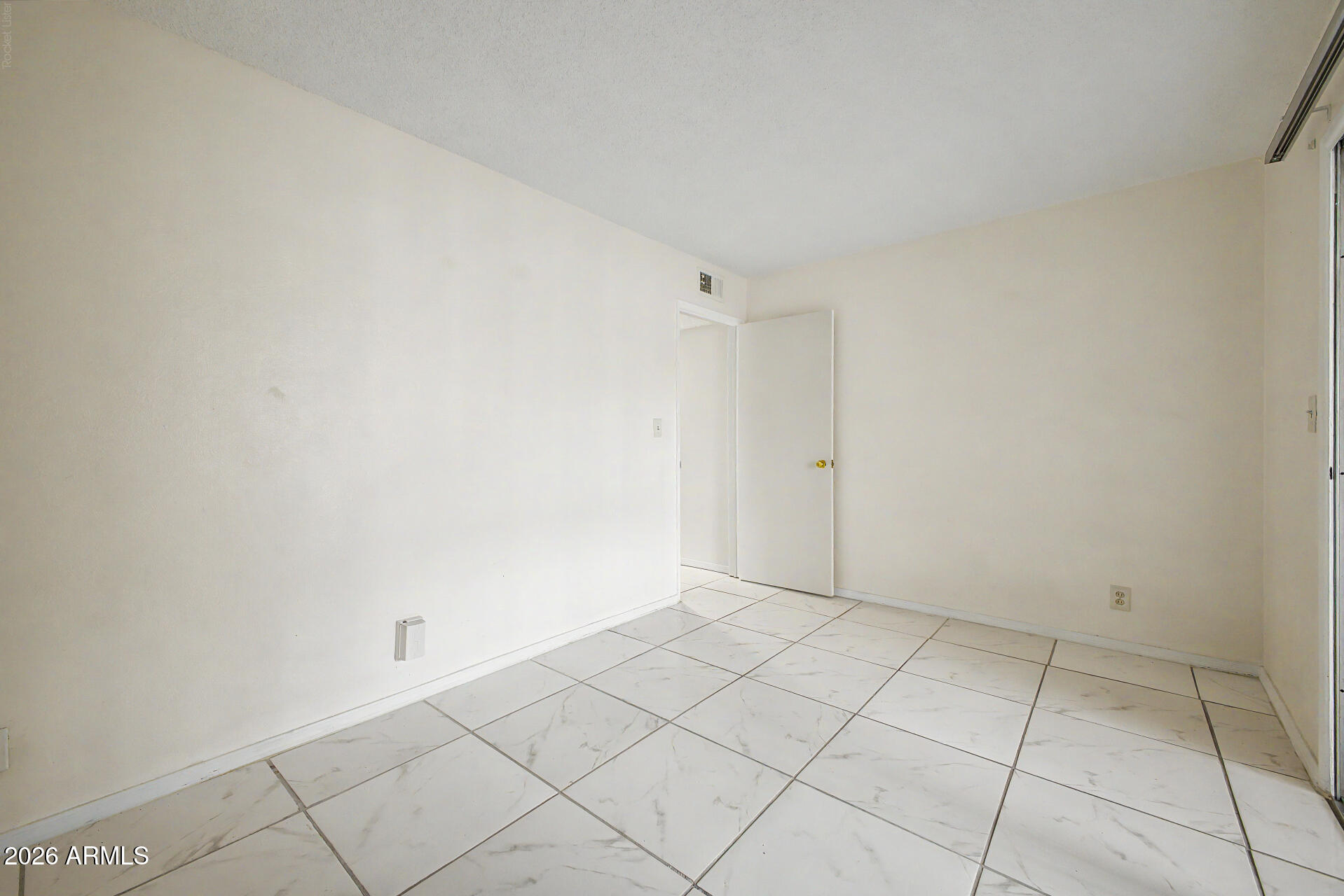 2549 W Rose Lane A-113