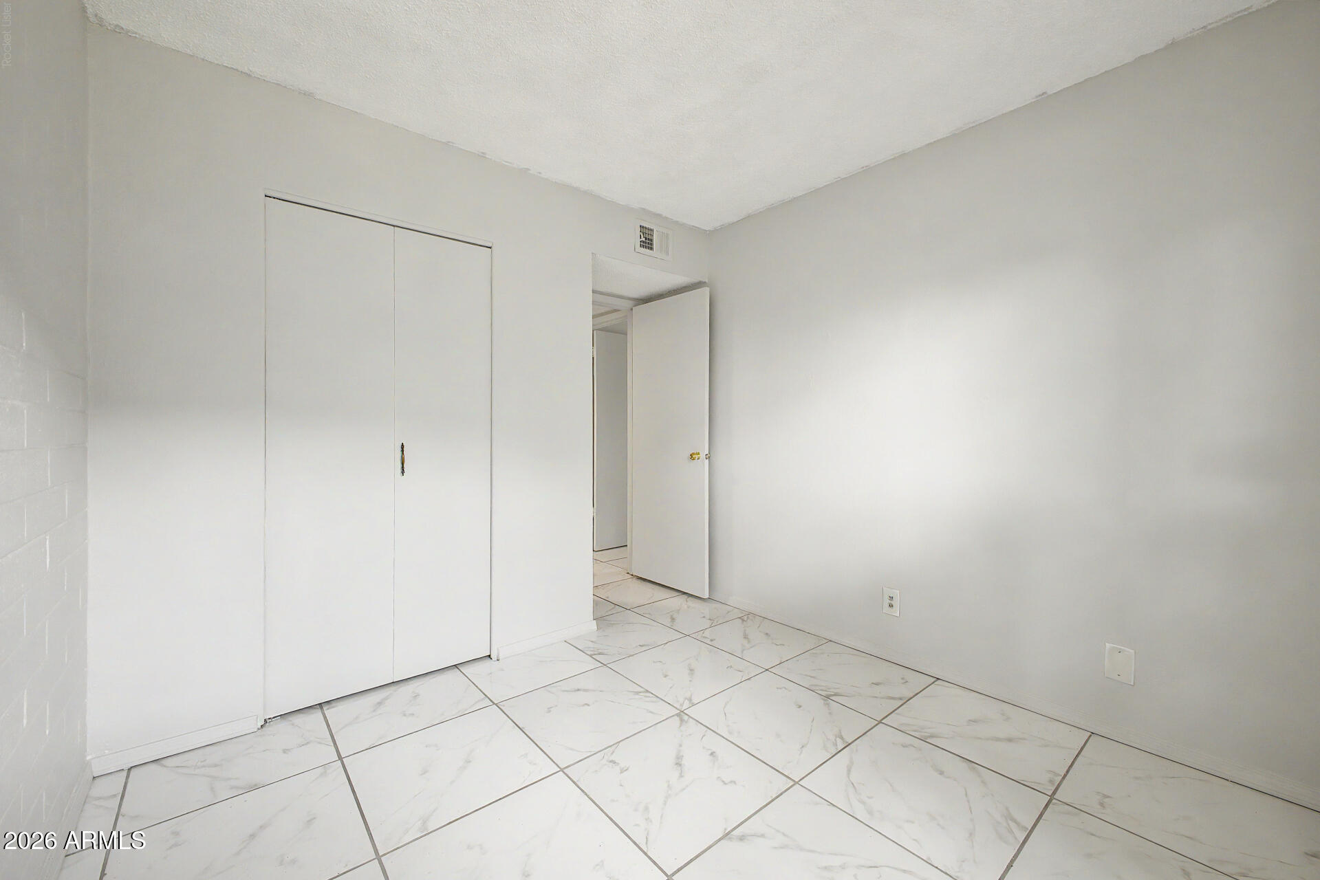 2549 W Rose Lane A-113