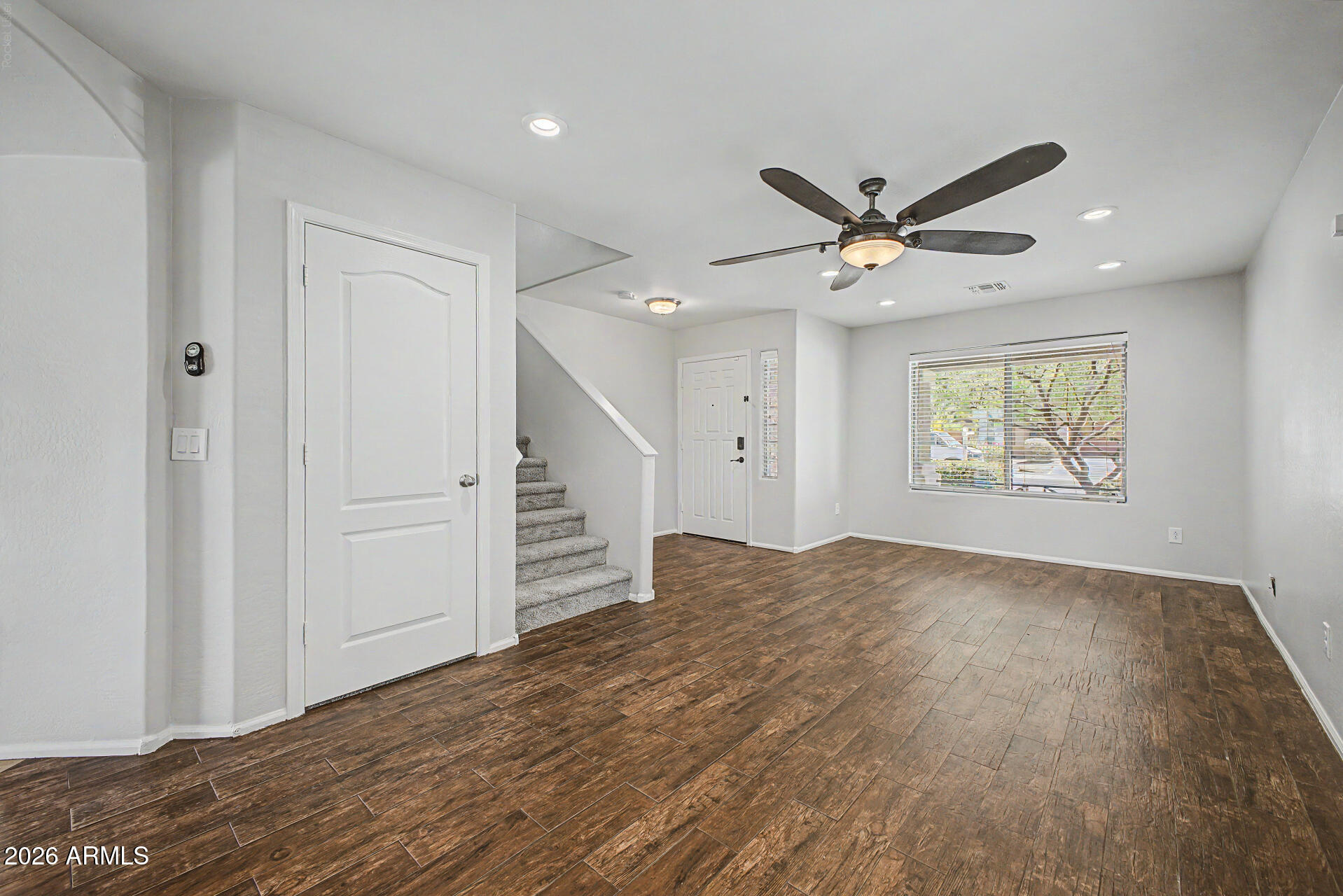 1610 W SAN TAN HILLS Drive