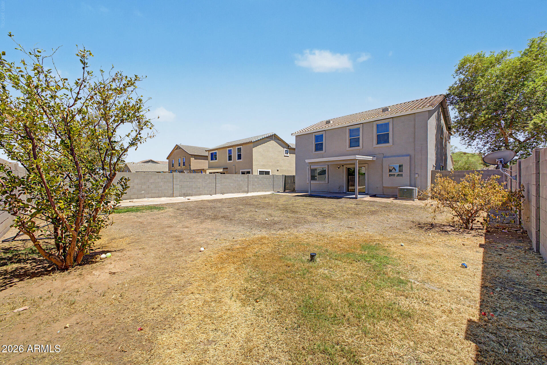 1610 W SAN TAN HILLS Drive