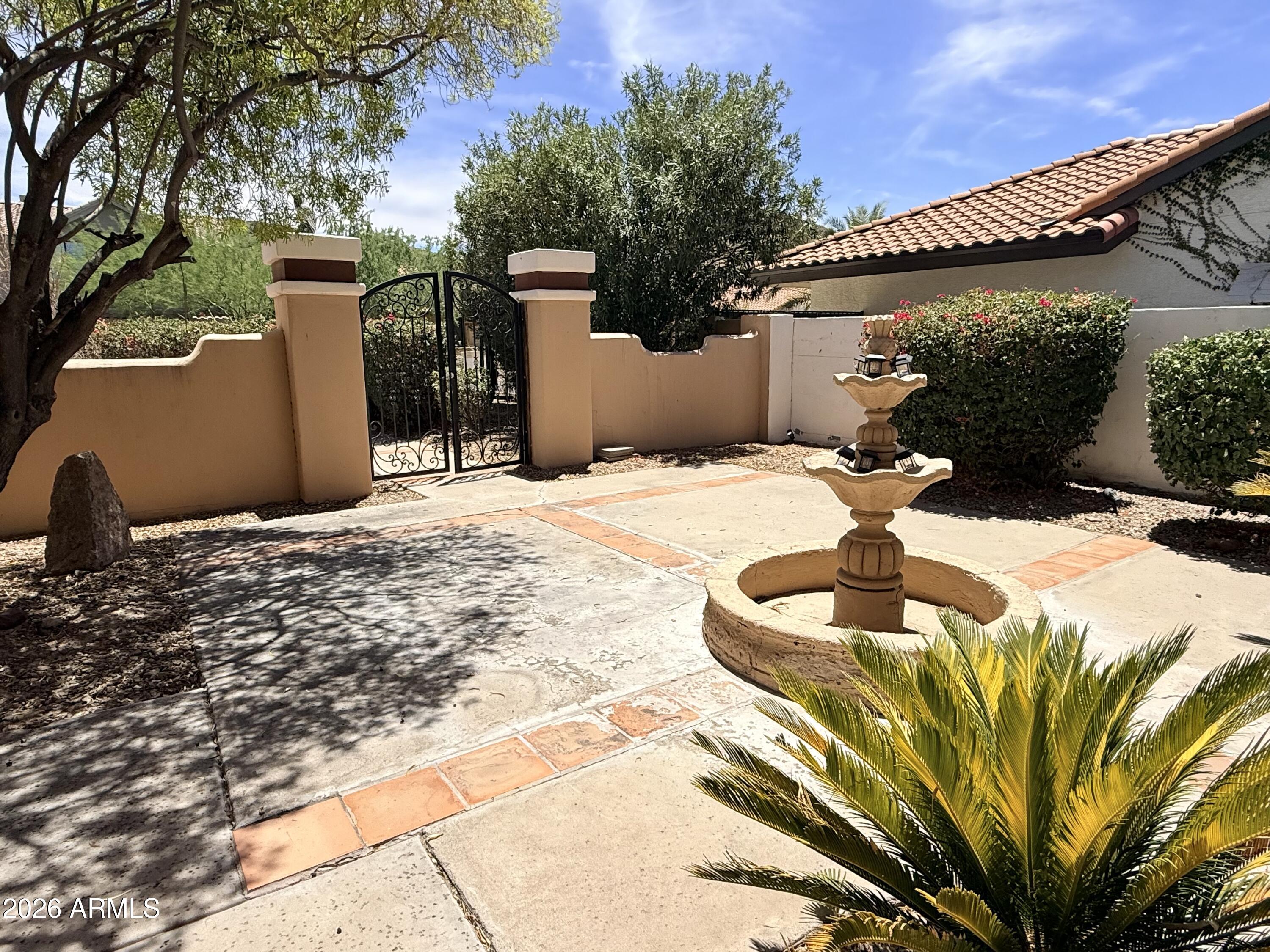 1406 E TIERRA BUENA Lane
