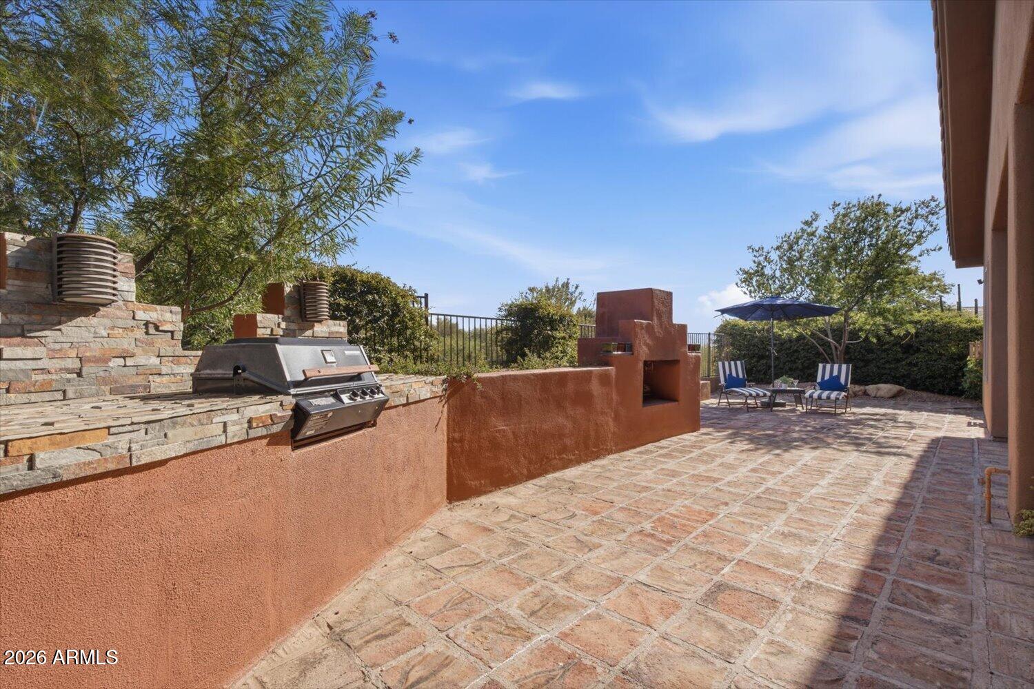 7427 E EVENING GLOW Drive