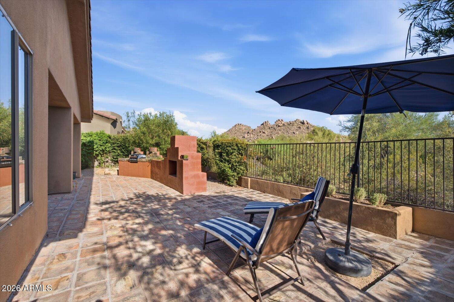 7427 E EVENING GLOW Drive