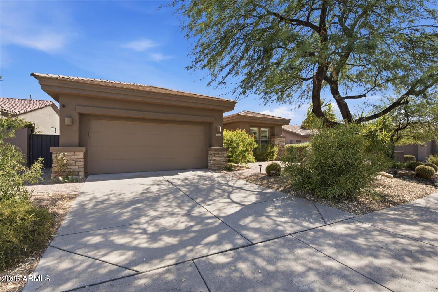 7427 E EVENING GLOW Drive
