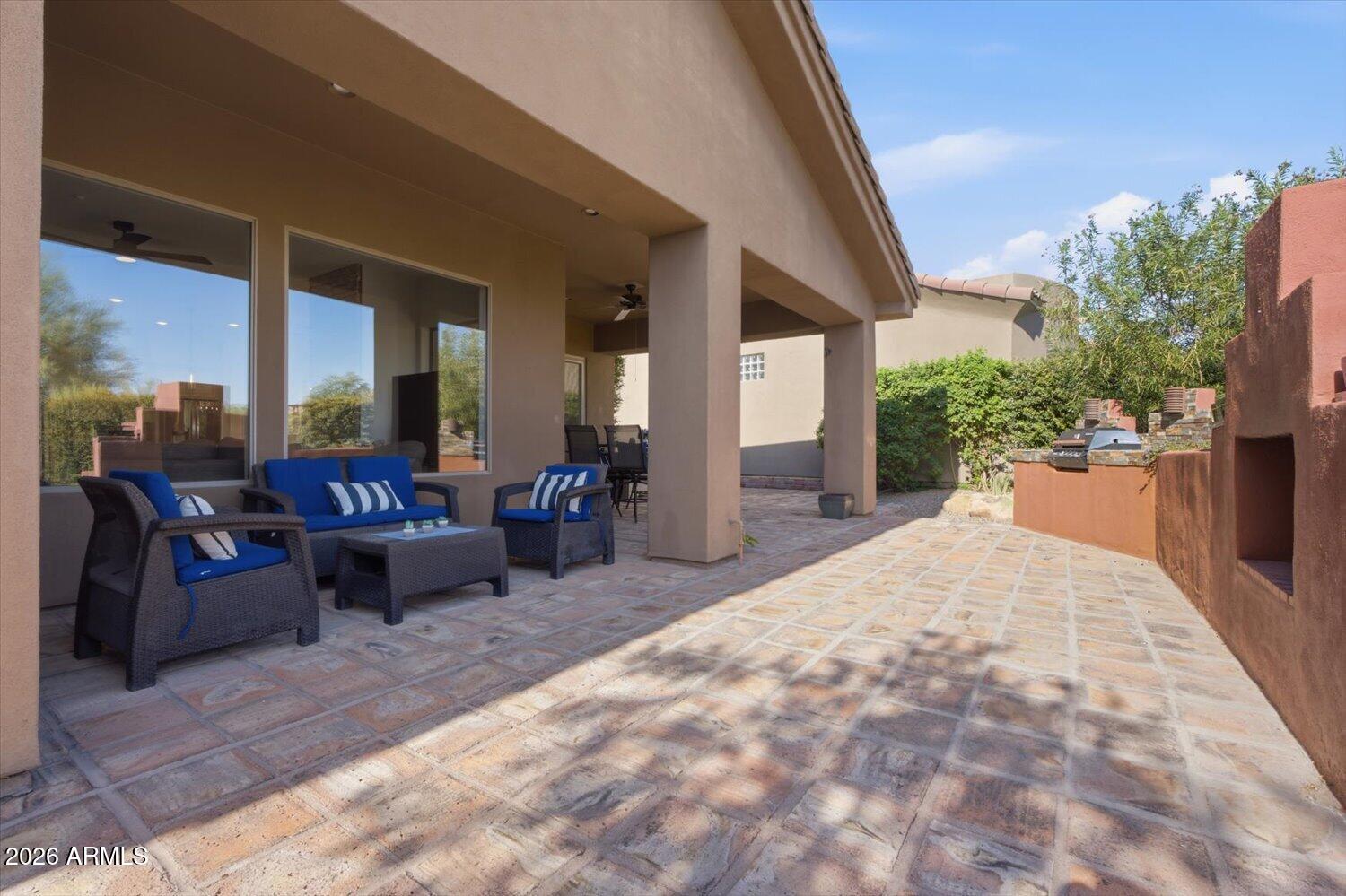 7427 E EVENING GLOW Drive