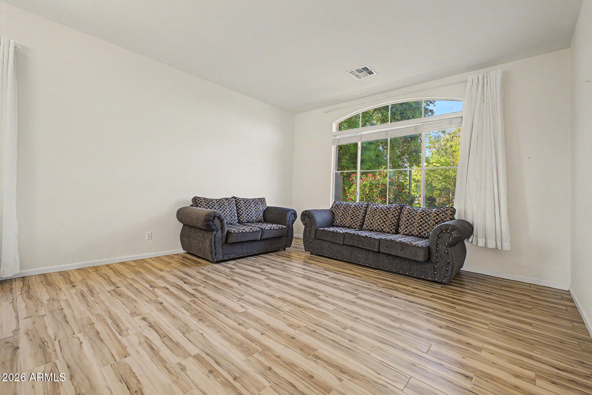 8663 W YUKON Drive