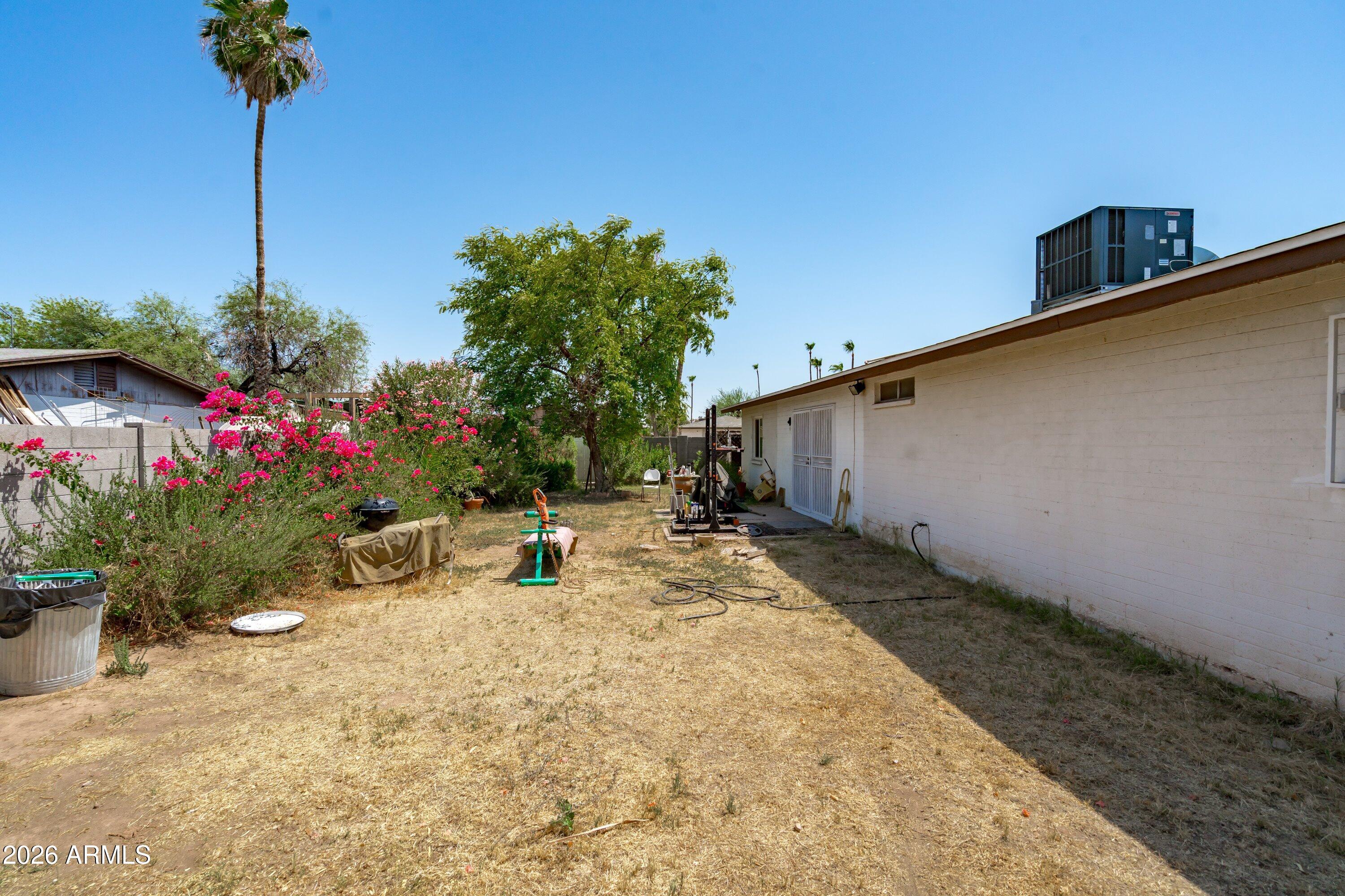 845 S VALENCIA
