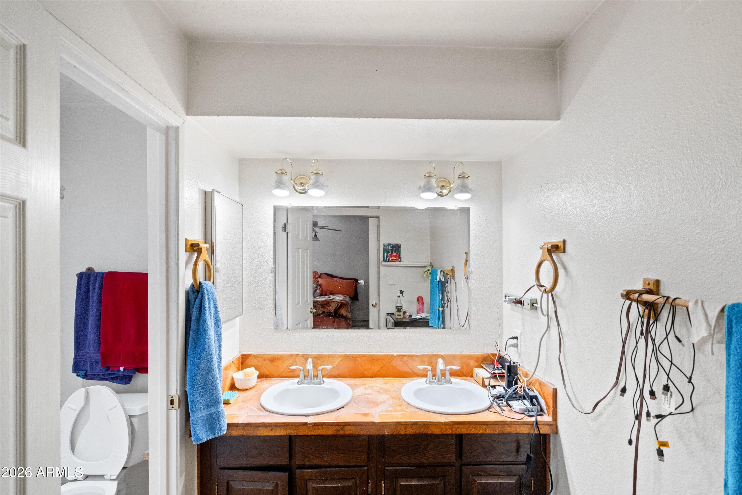 845 S VALENCIA