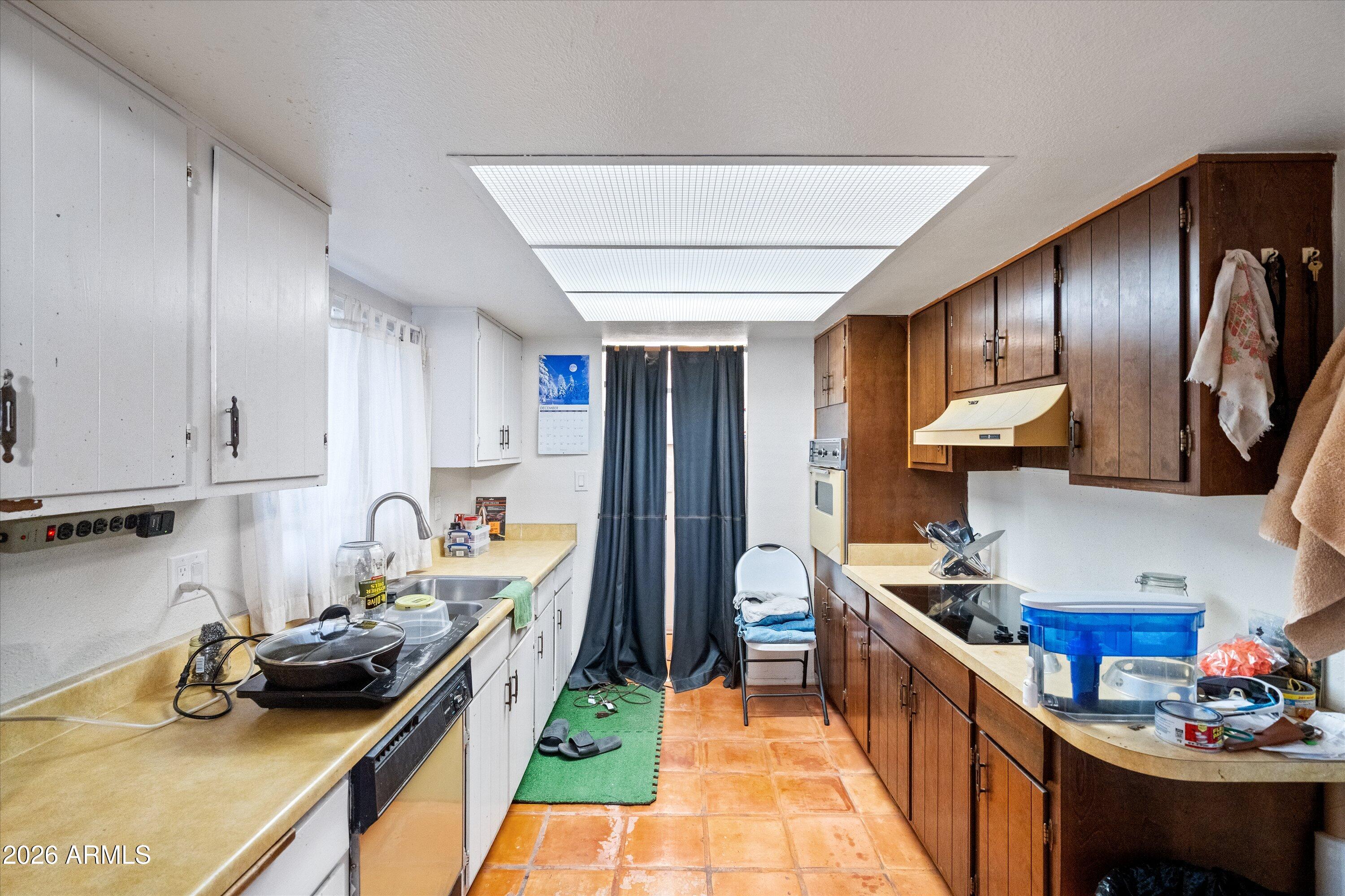 845 S VALENCIA