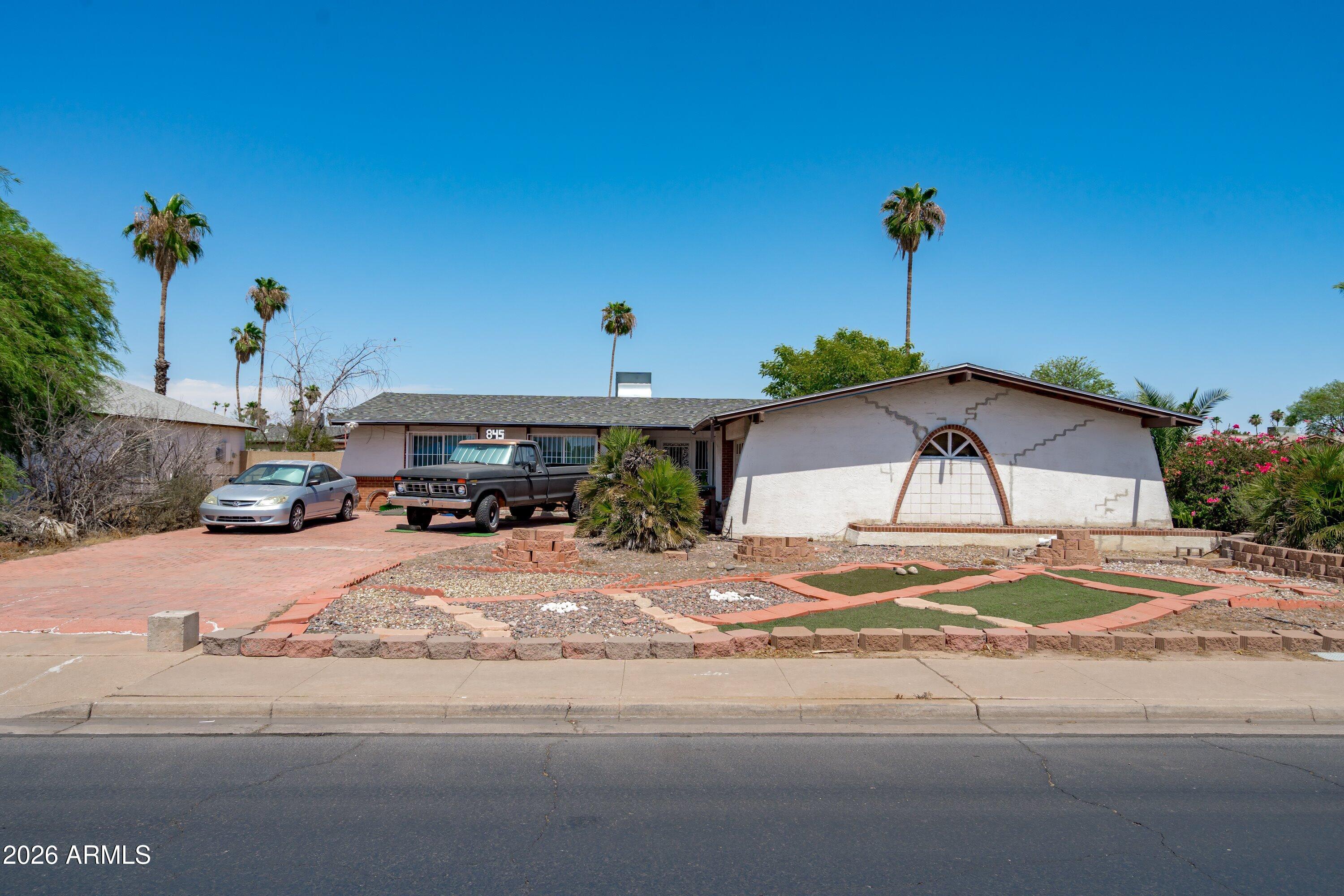 845 S VALENCIA