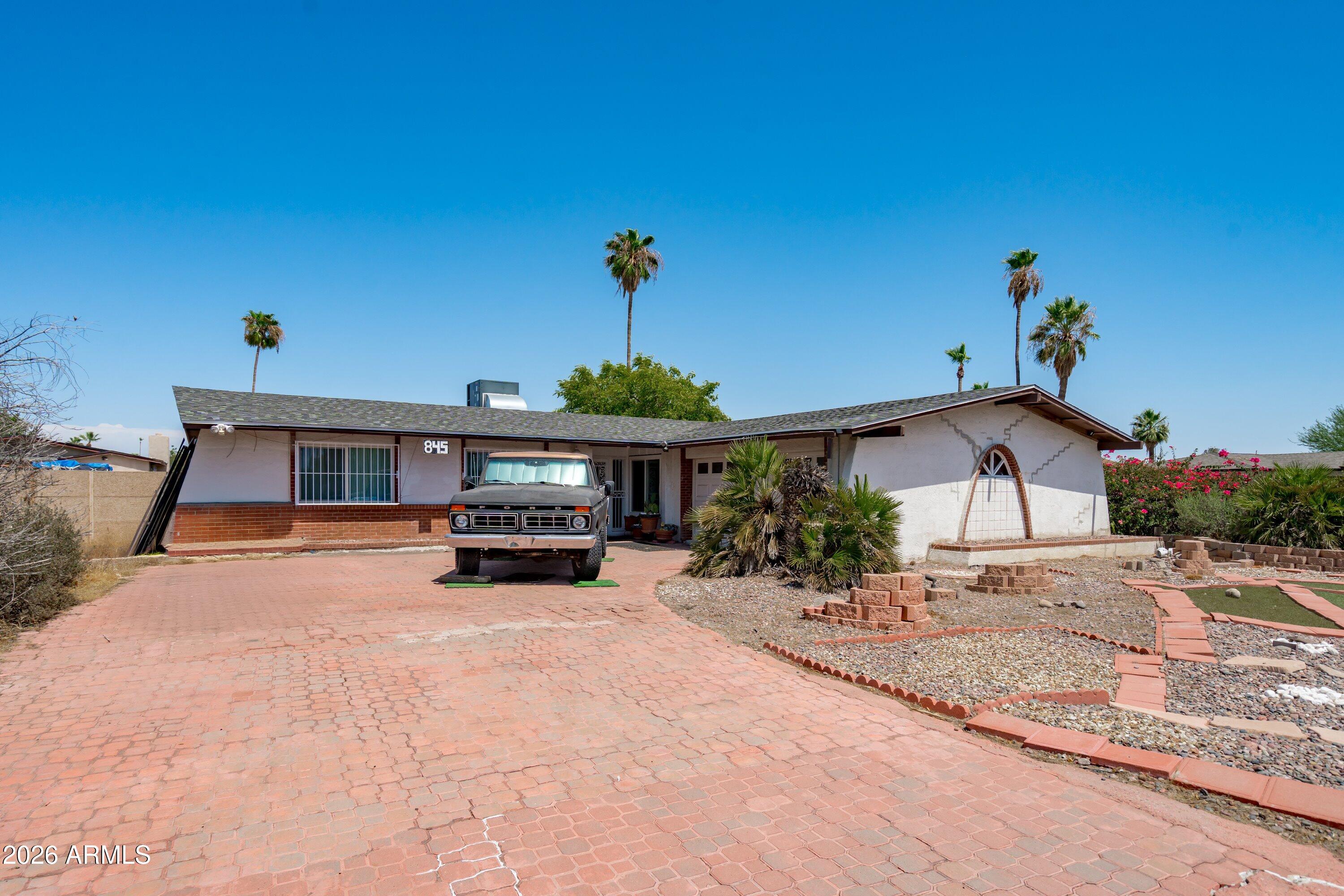 845 S VALENCIA
