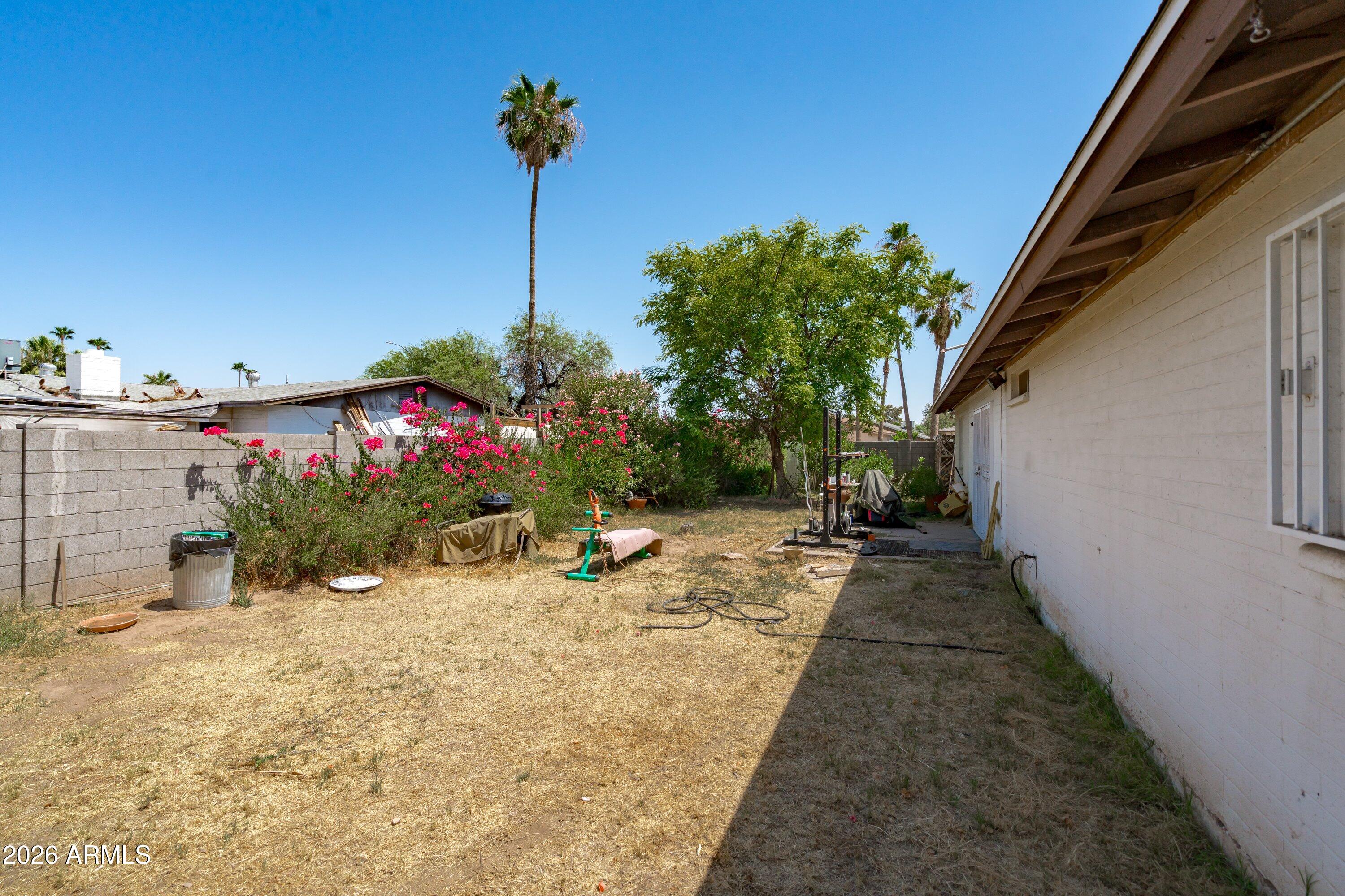 845 S VALENCIA