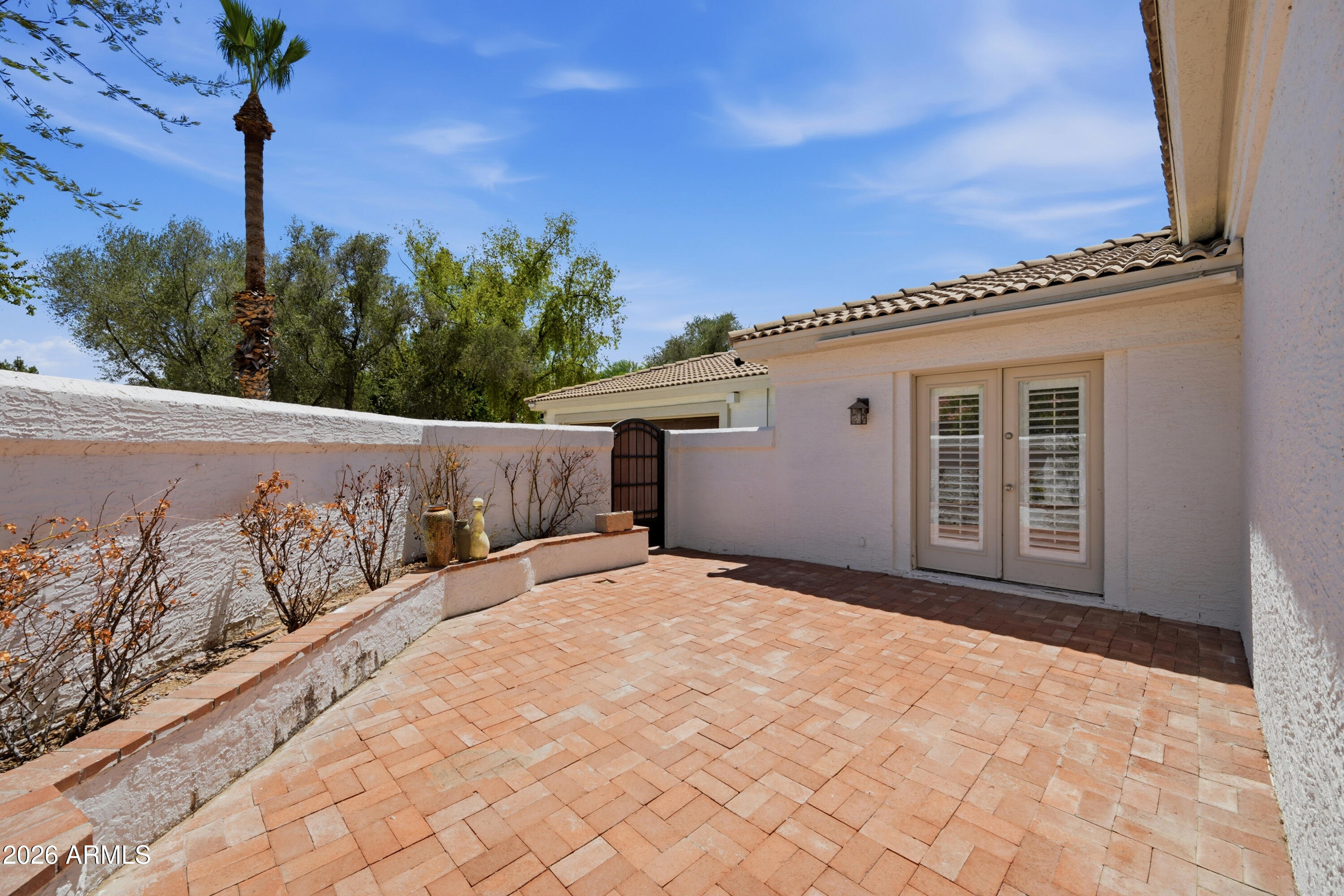 7214 E ROYAL PALM Road