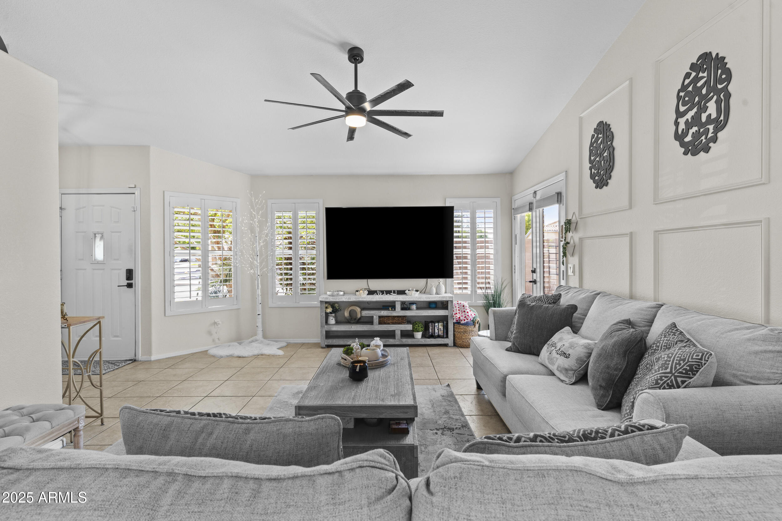 1162 W BLUEBIRD Drive