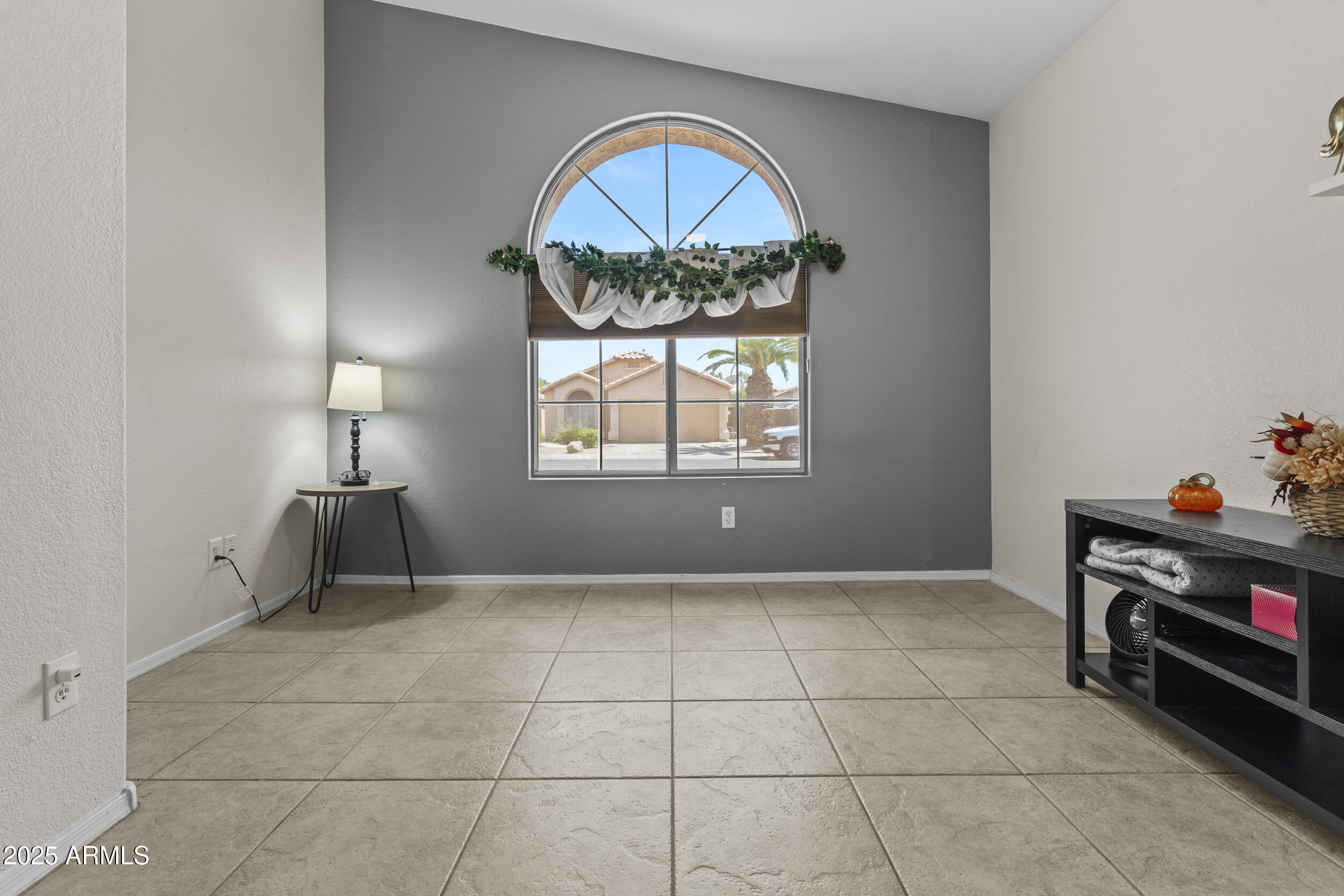 1162 W BLUEBIRD Drive