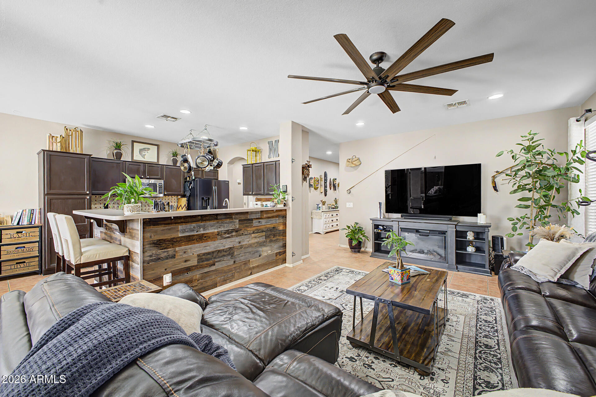 9185 W IRMA Lane