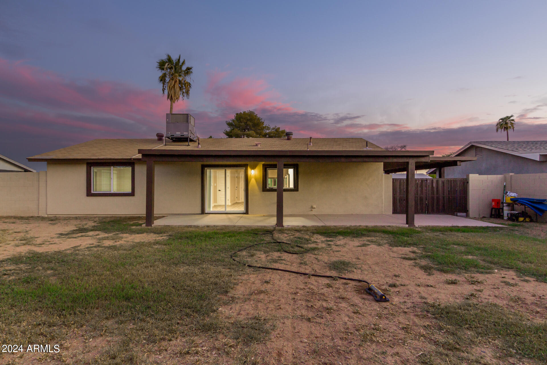 1602 W ROCKWOOD Drive