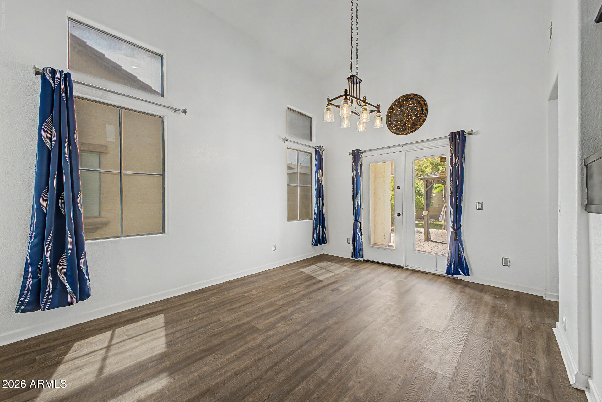 12175 W CHASE Lane