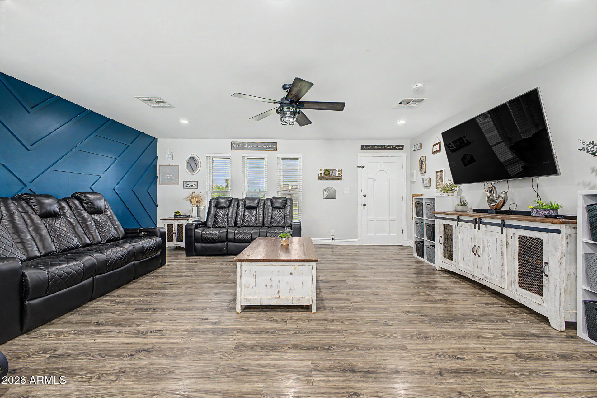 10302 W EARLL Drive