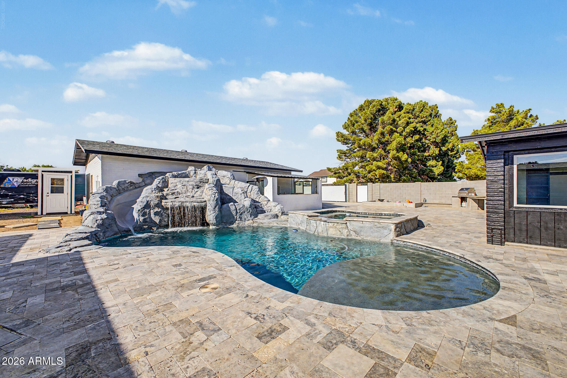 10302 W EARLL Drive