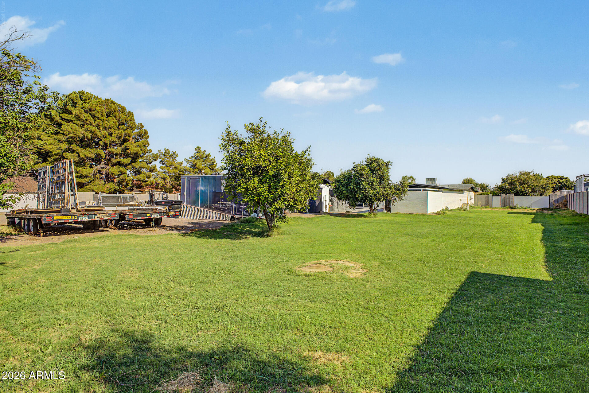 10302 W EARLL Drive