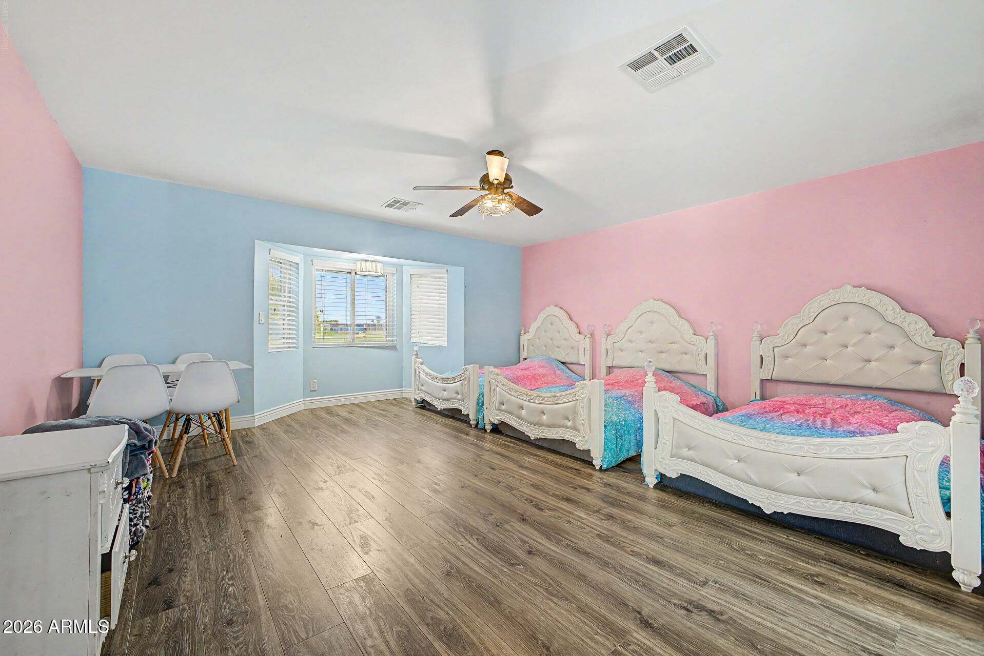 10302 W EARLL Drive