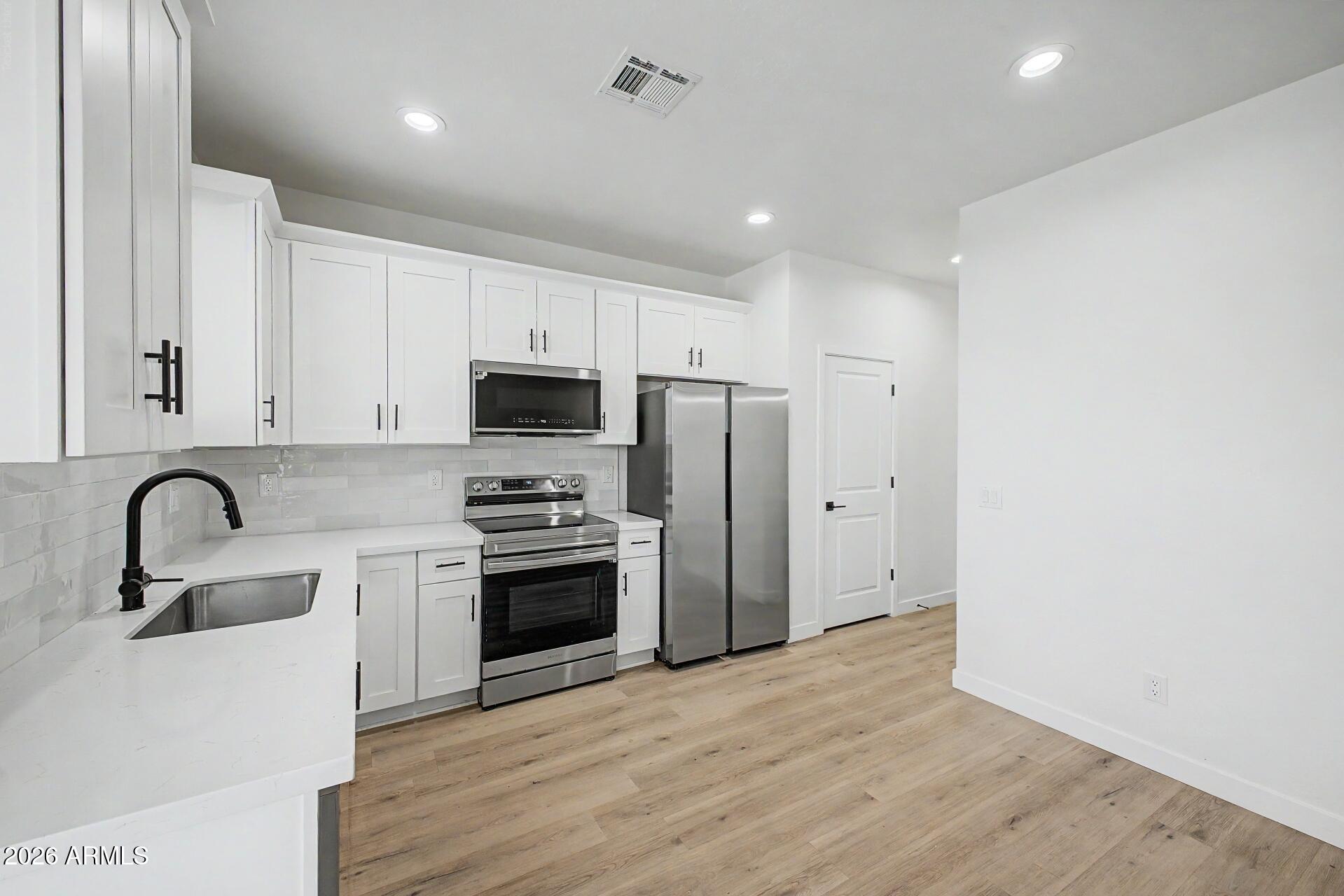 141 W Latona Road