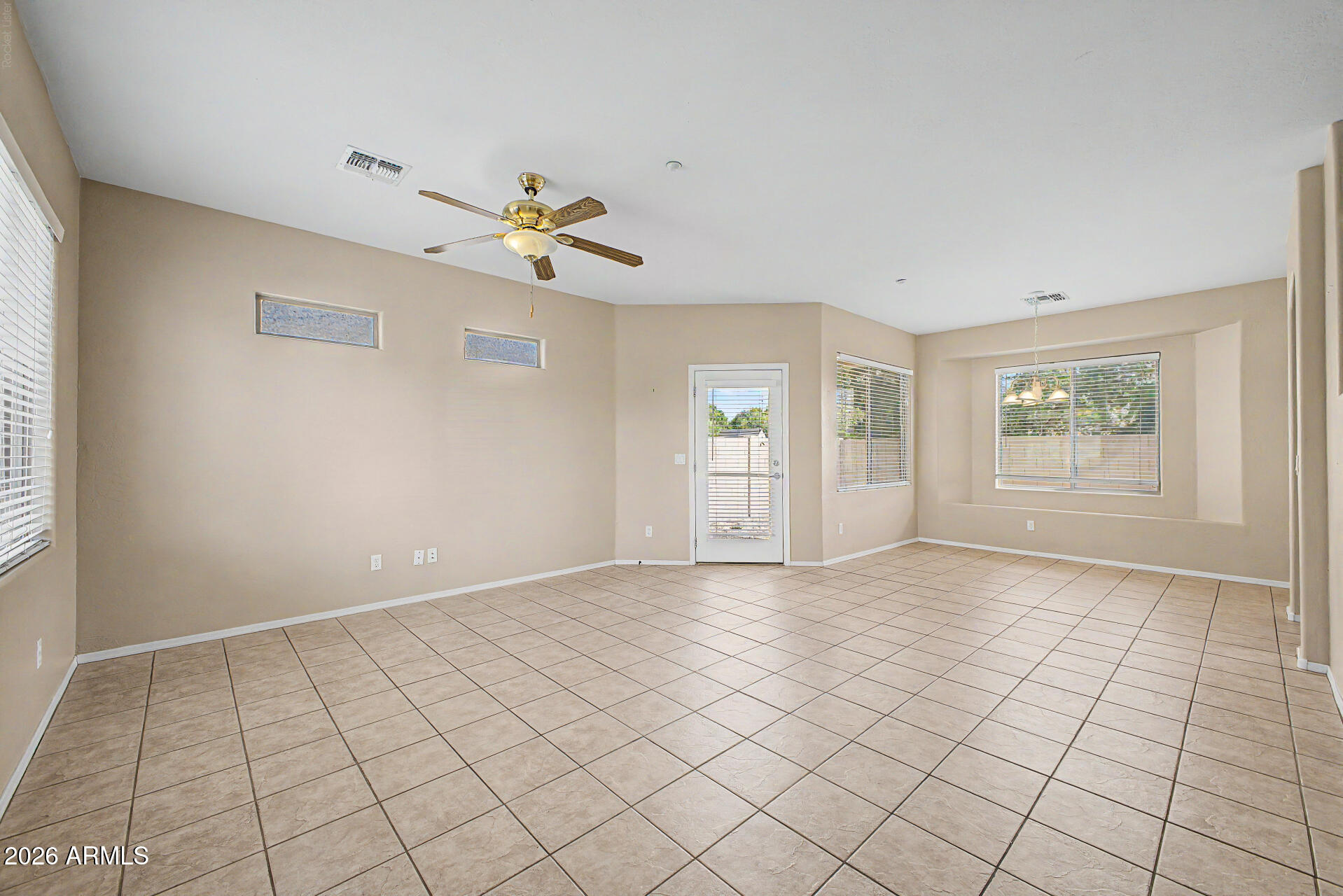 7401 W TIERRA BUENA Lane