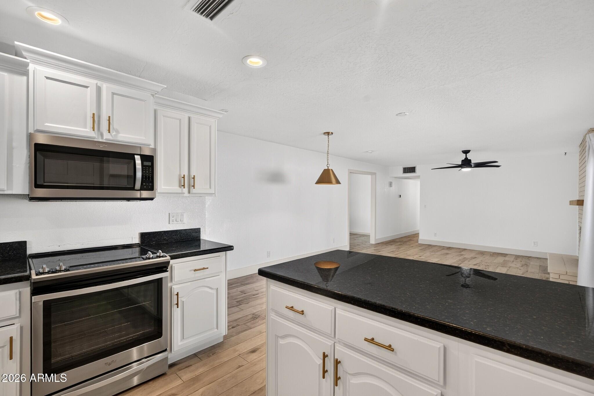 705 N ORACLE Circle