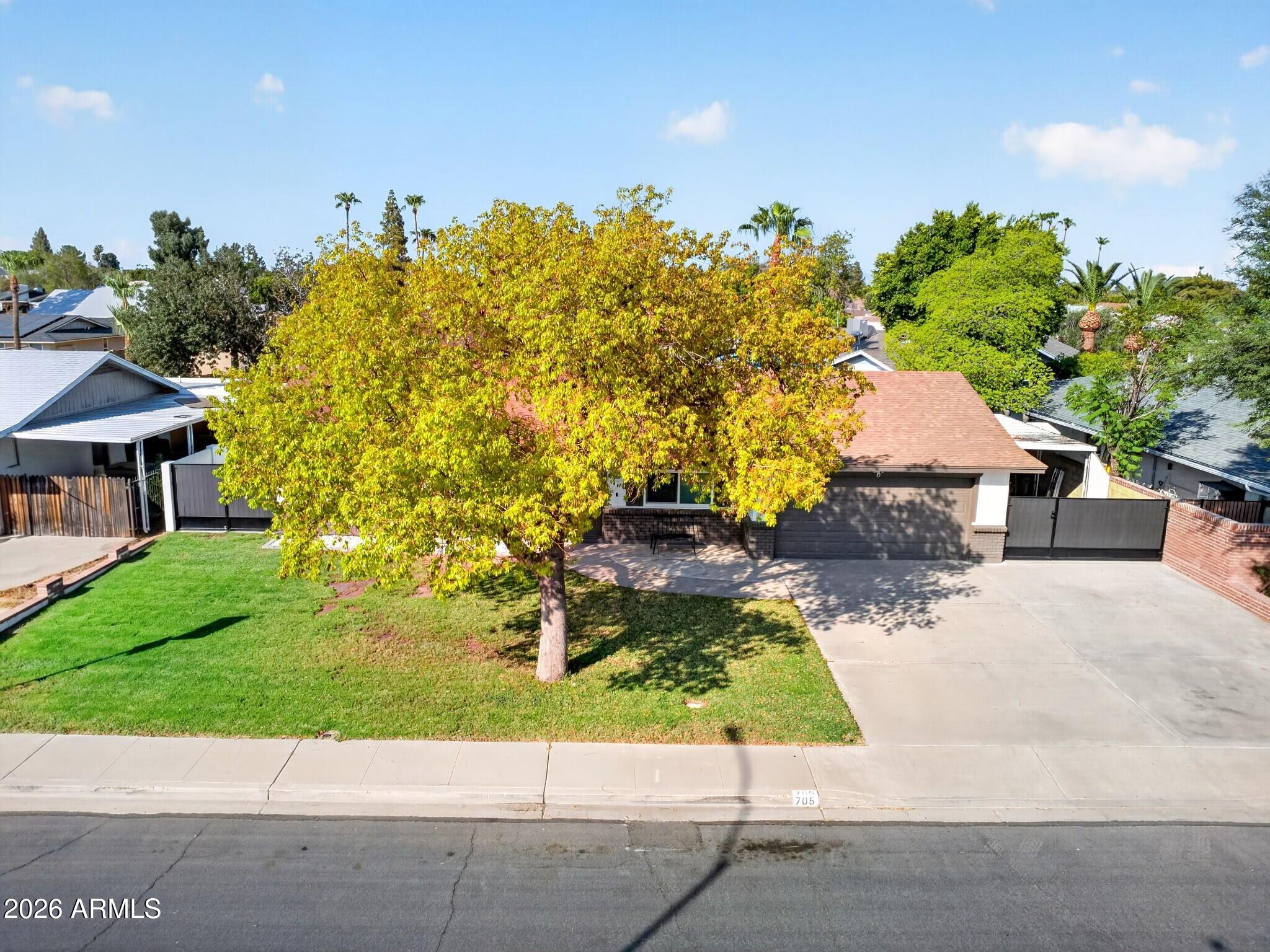 705 N ORACLE Circle
