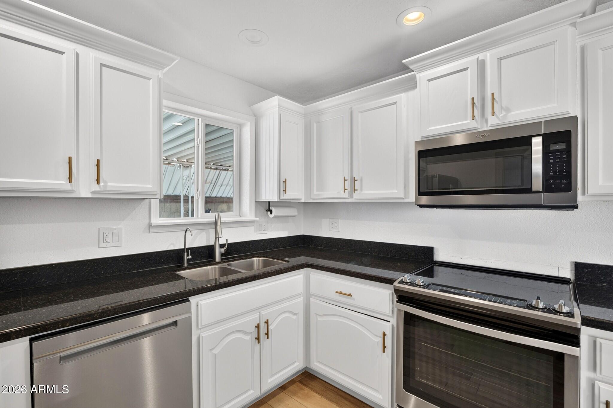 705 N ORACLE Circle