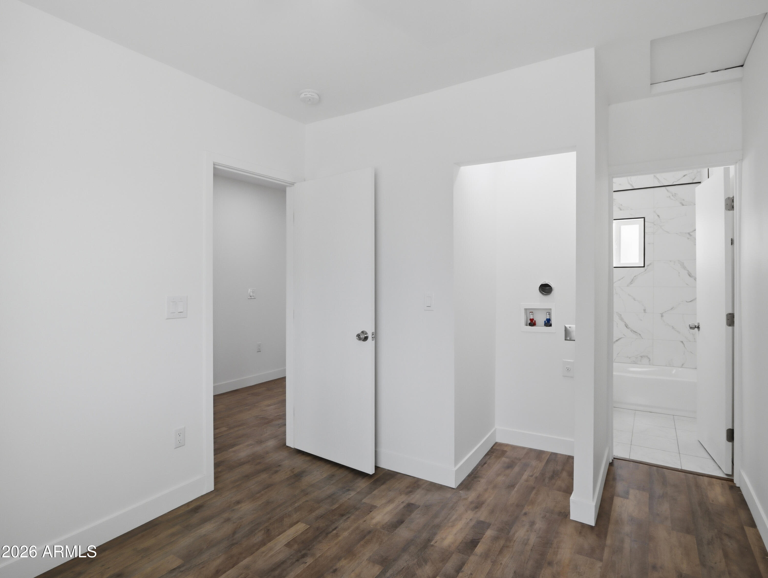 338 N 1ST Street