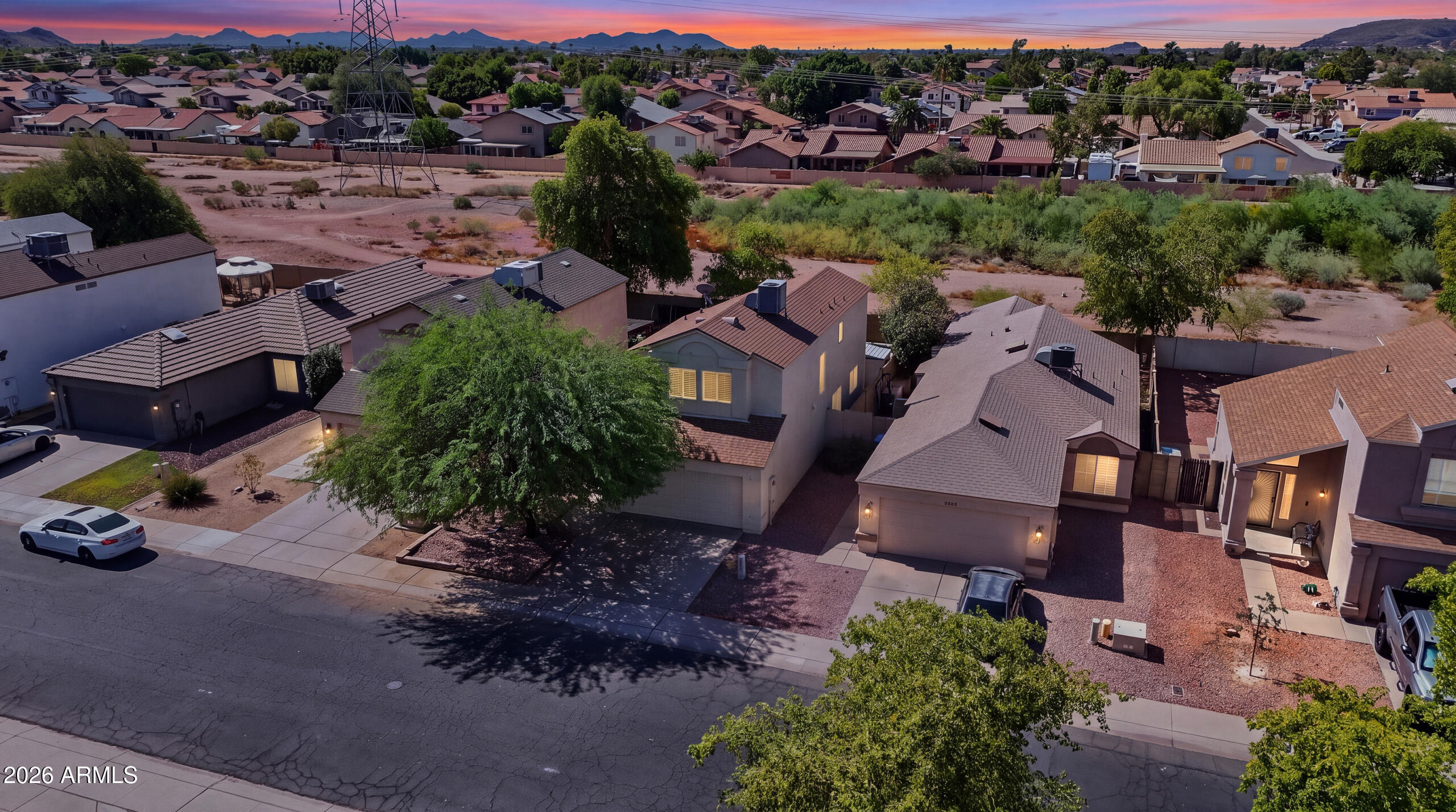 4047 W WHISPERING WIND Drive