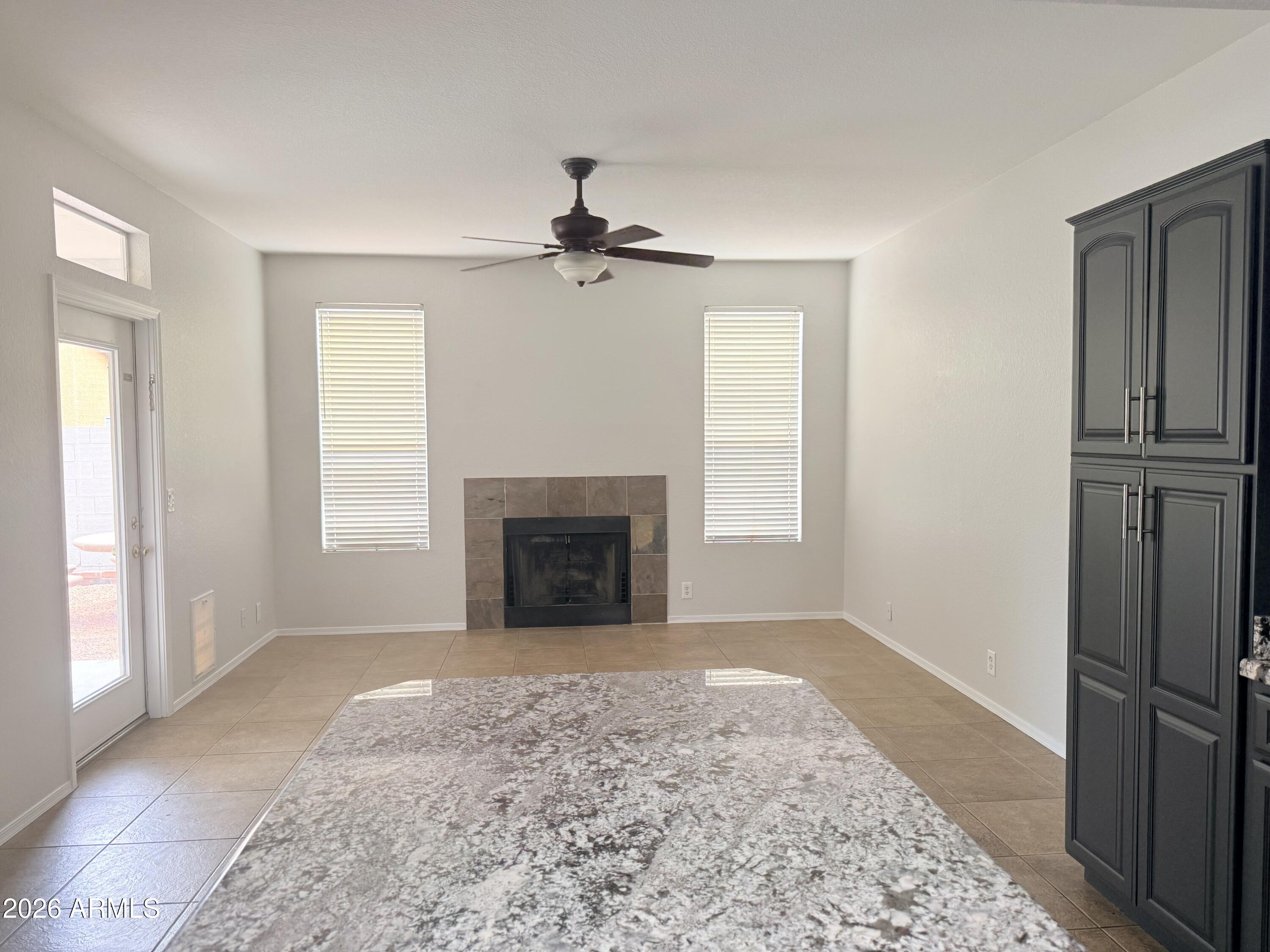 325 W LE MARCHE Avenue