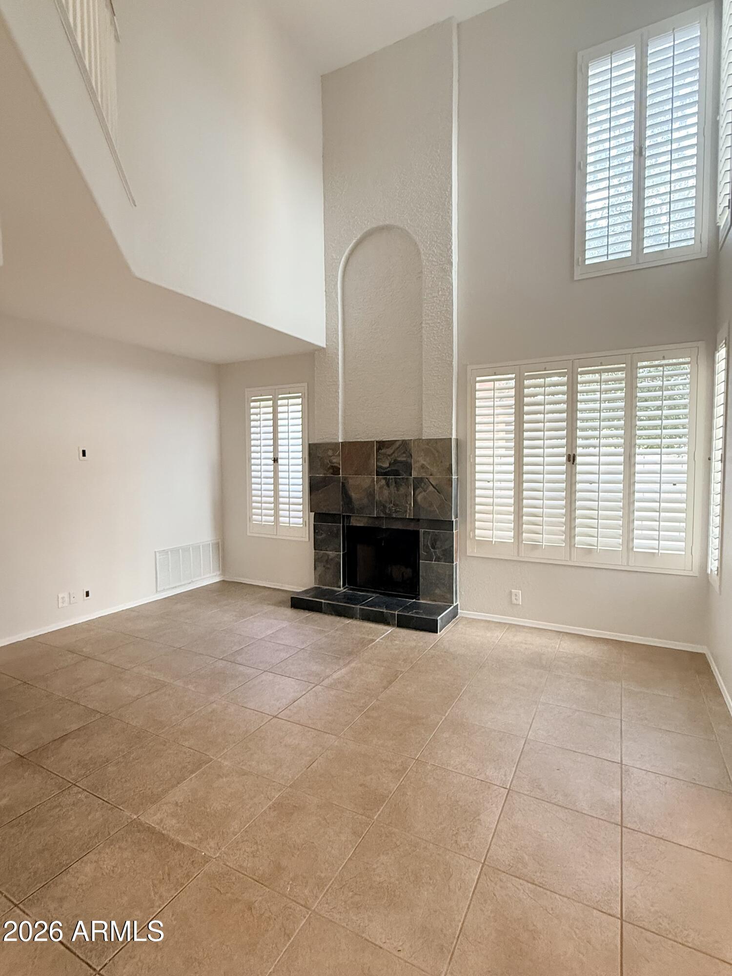 325 W LE MARCHE Avenue