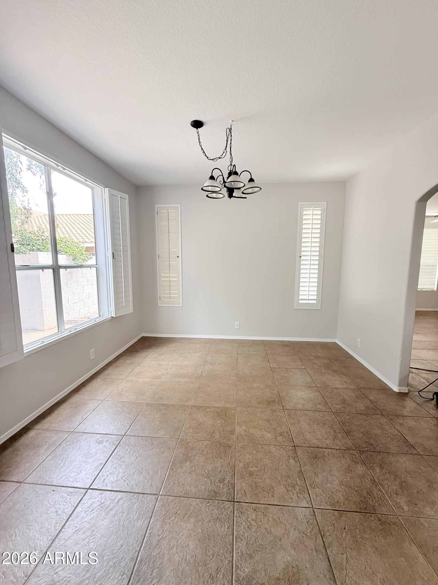 325 W LE MARCHE Avenue