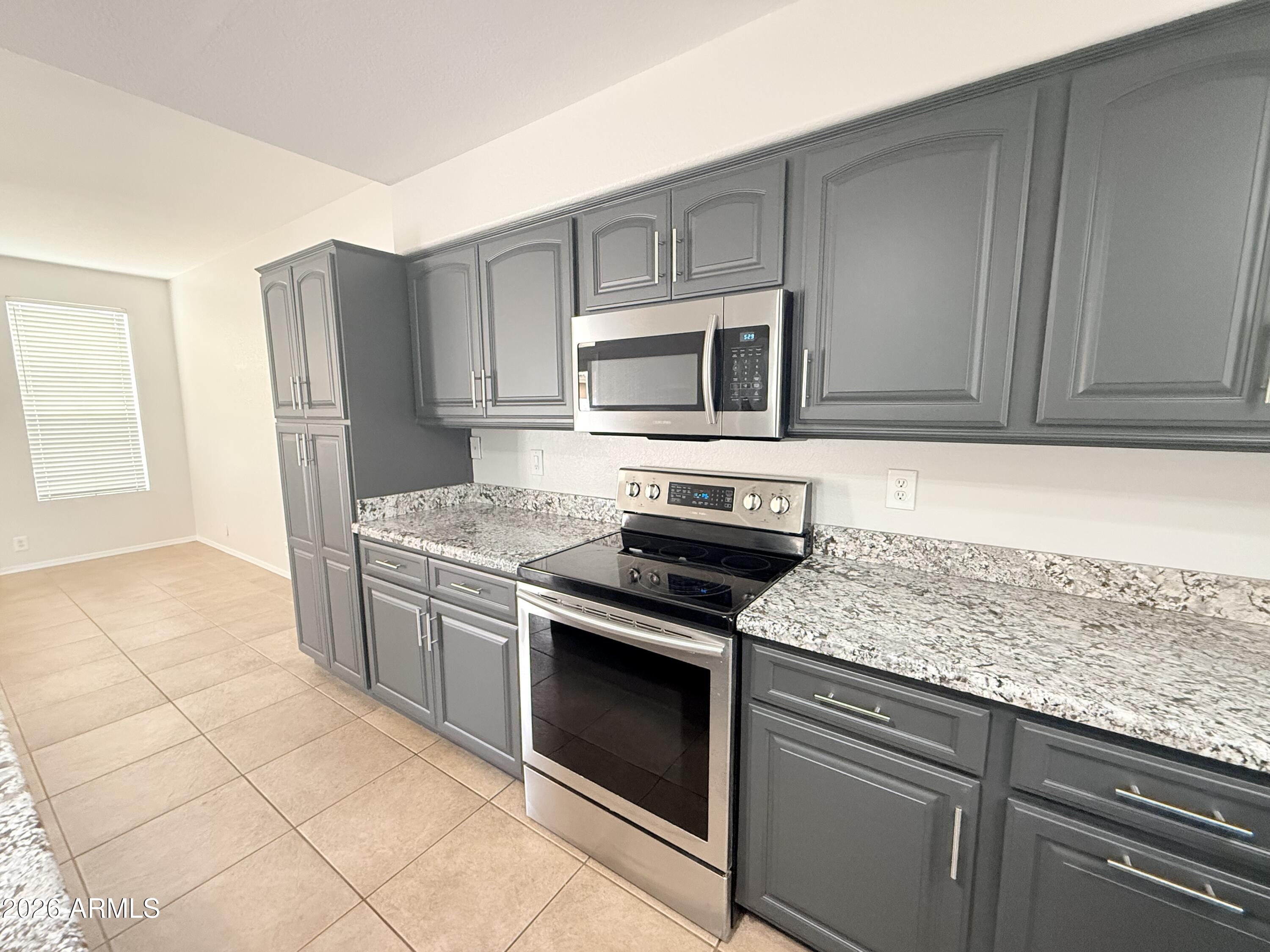 325 W LE MARCHE Avenue