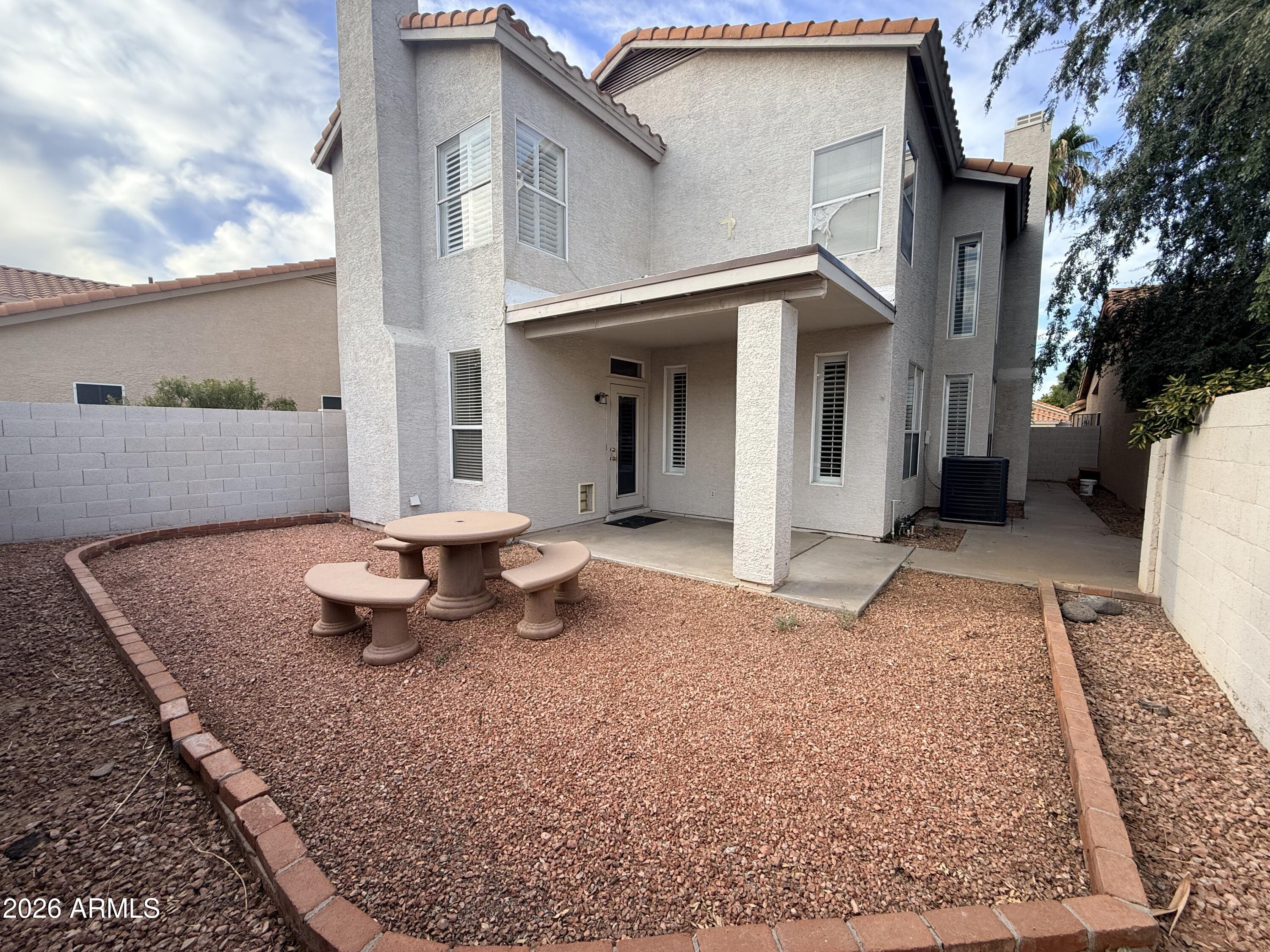 325 W LE MARCHE Avenue